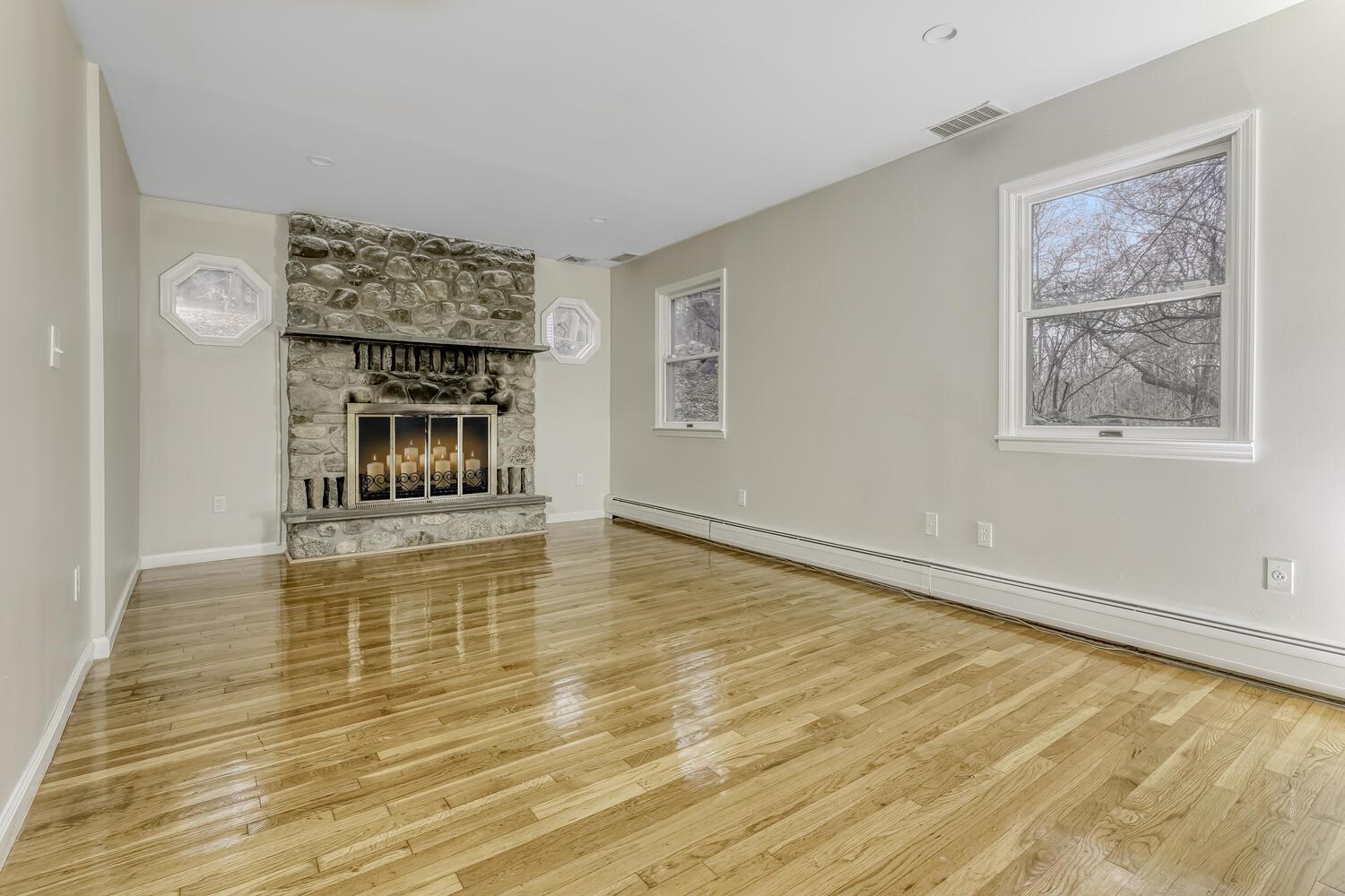 Single Family Thiells  Rockland County, NY 10980, MLS-854826-16