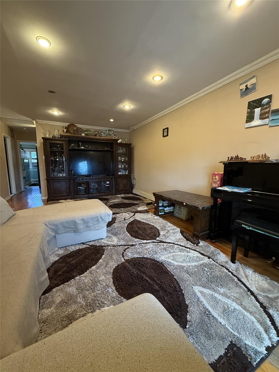 Single Family 69th Pl  Queens, NY 11379, MLS-854827-10