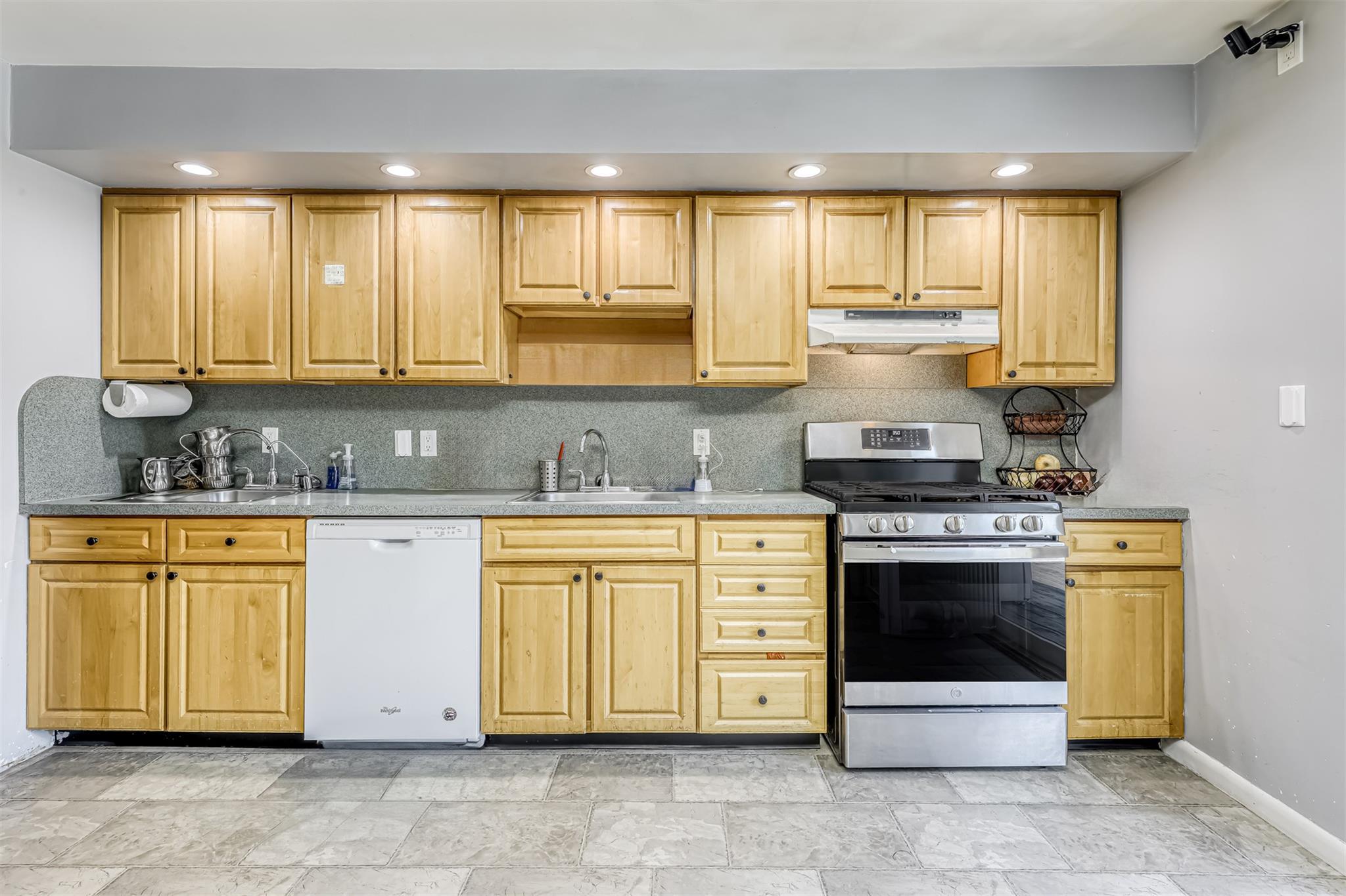 Single Family Jay  Rockland County, NY 10952, MLS-854829-10