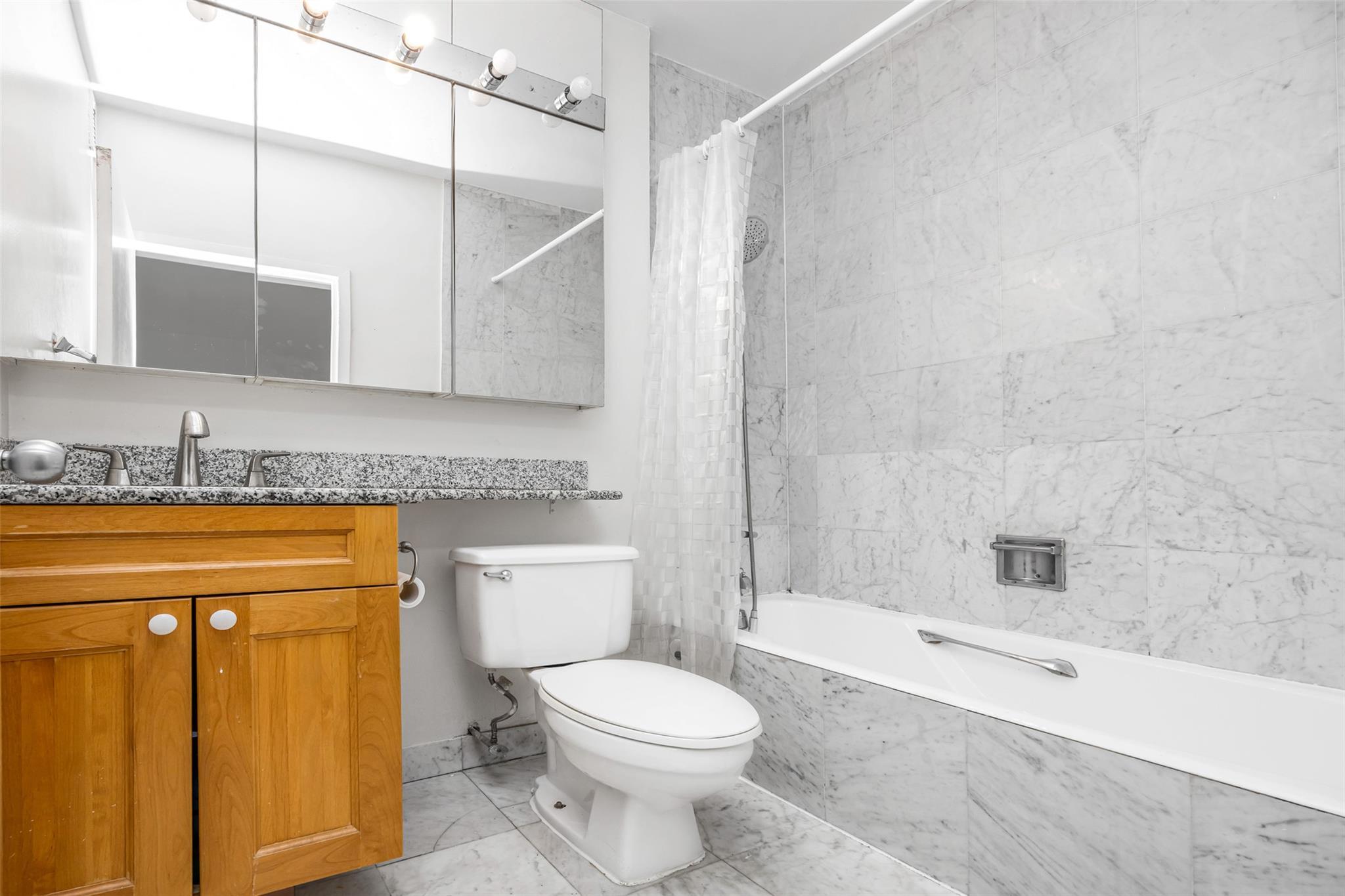 Condo Rector  Manhattan, NY 10280, MLS-854830-12