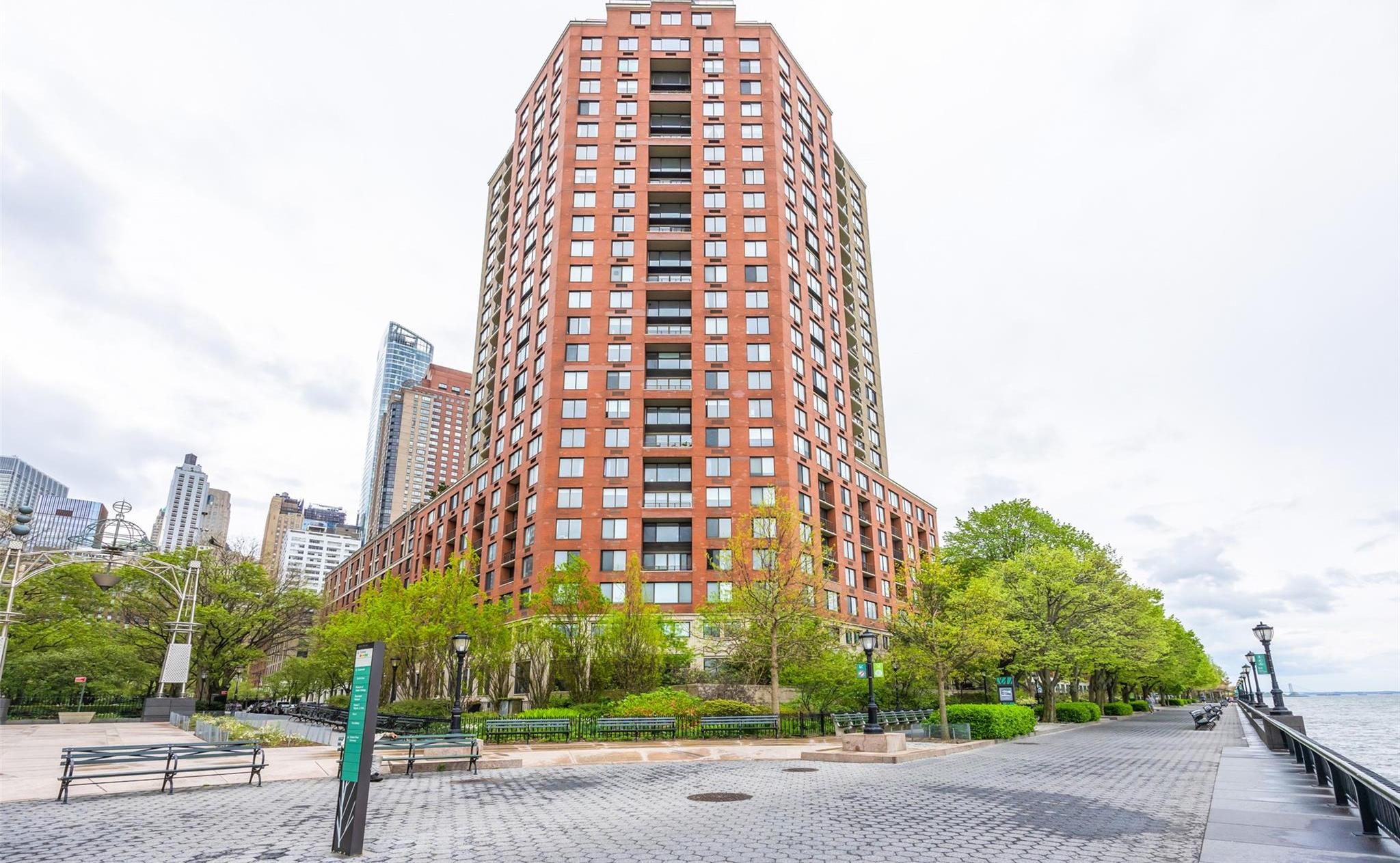 Condo Rector  Manhattan, NY 10280, MLS-854830-14