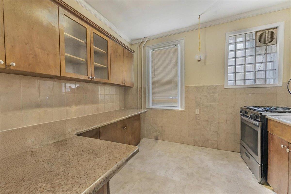 Single Family 231st  Bronx, NY 10466, MLS-854840-10