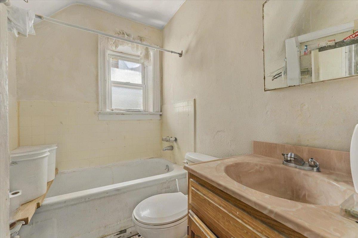 Single Family 231st  Bronx, NY 10466, MLS-854840-26