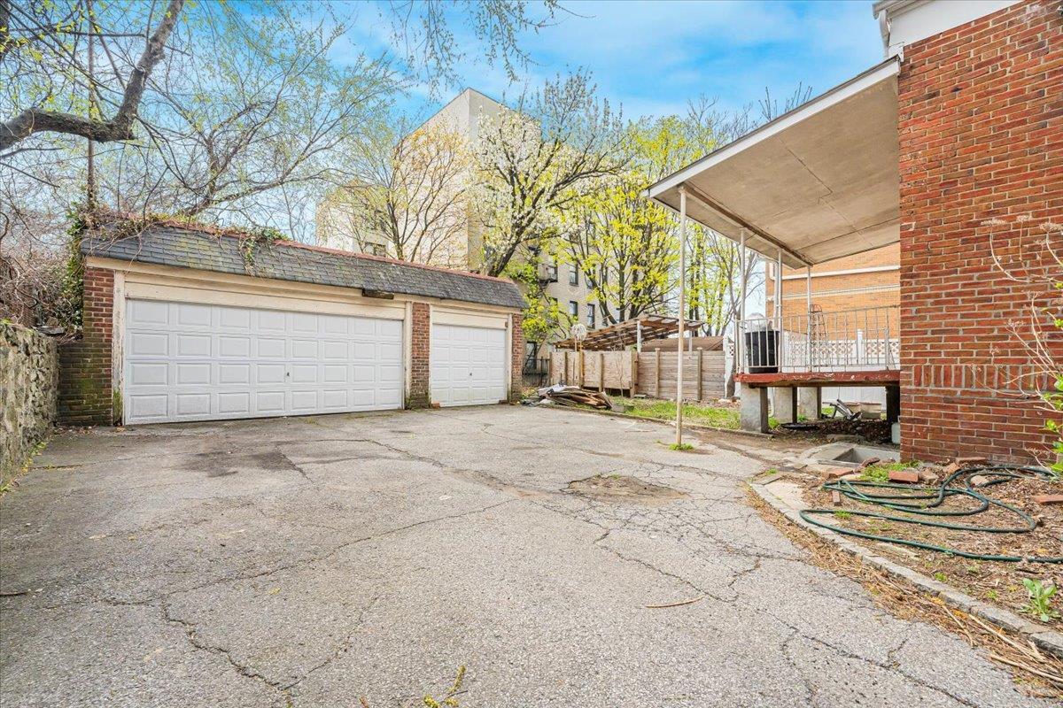 Single Family 231st  Bronx, NY 10466, MLS-854840-6