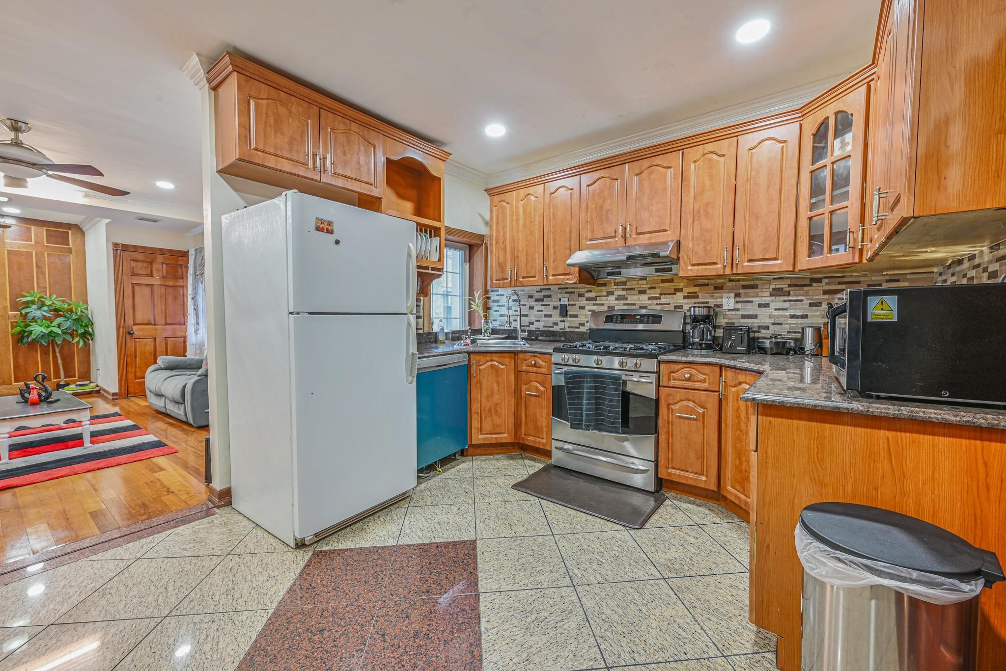 Single Family 12th  Queens, NY 11106, MLS-854847-6