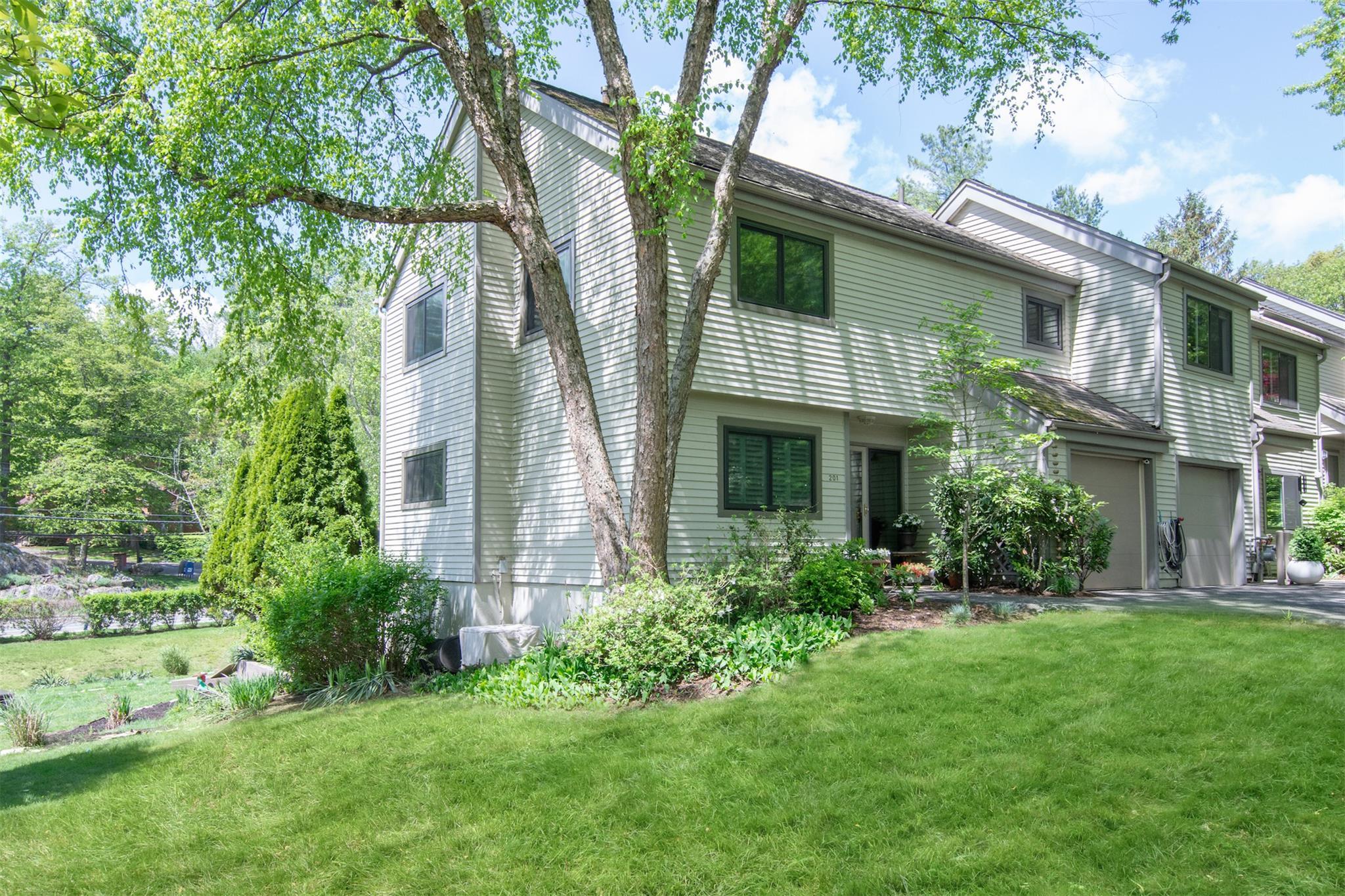 Single Family Hunters Run  Westchester County, NY 10522, MLS-854853-3