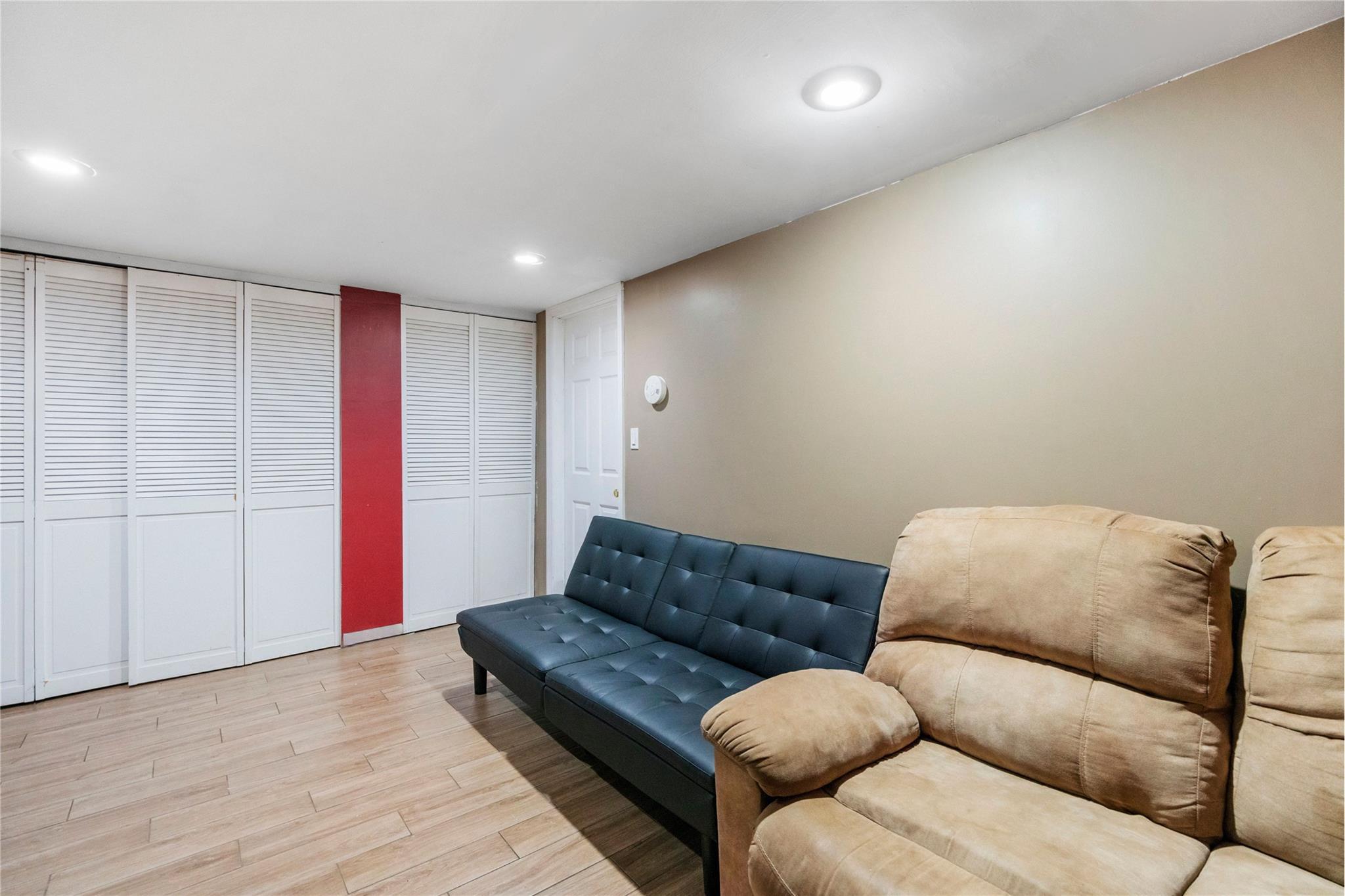 Single Family Antrim  Suffolk County, NY 11738, MLS-854868-26