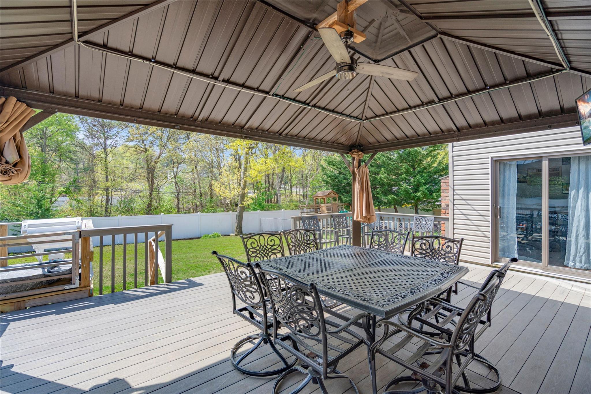Single Family Antrim  Suffolk County, NY 11738, MLS-854868-28
