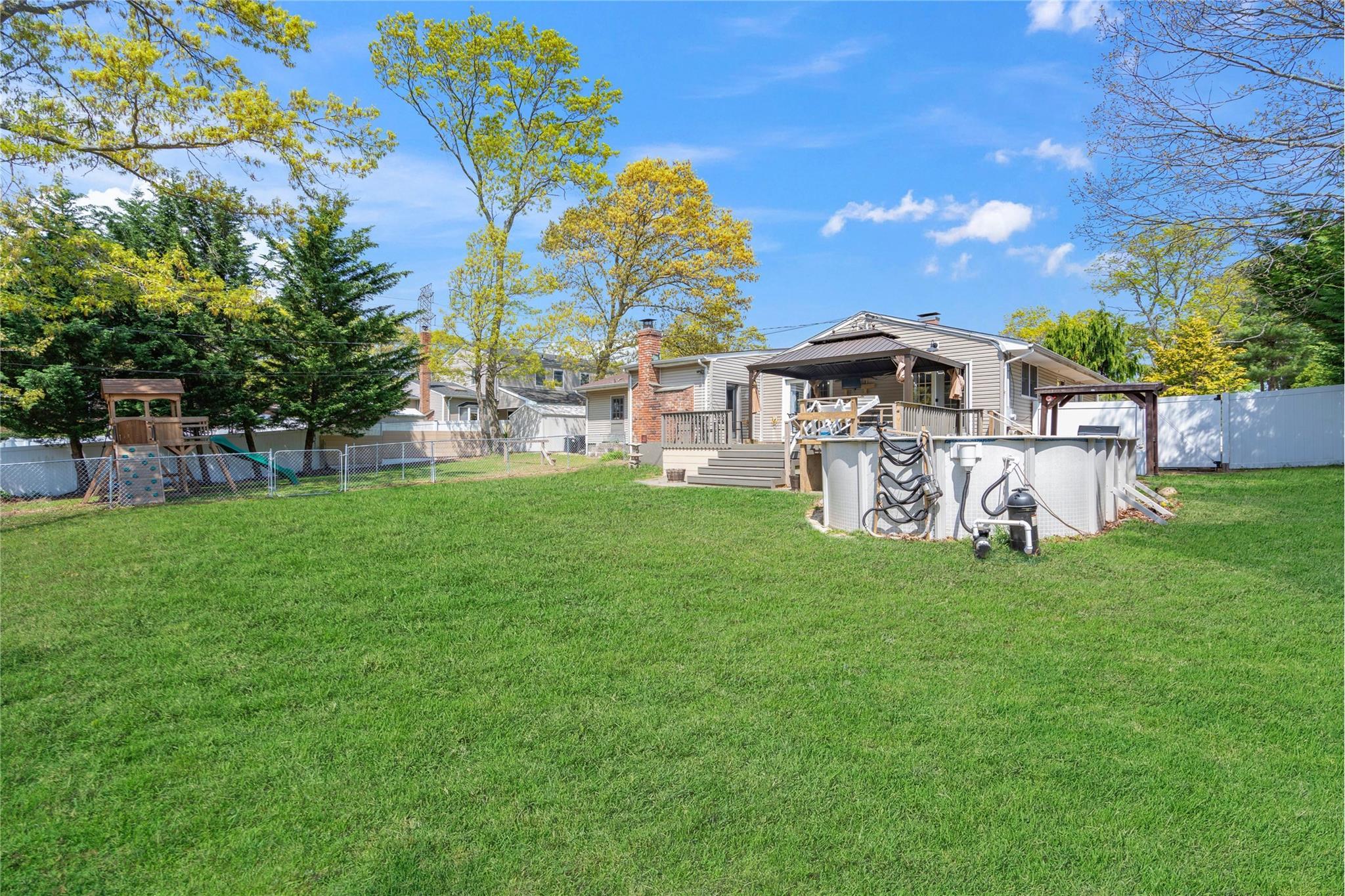Single Family Antrim  Suffolk County, NY 11738, MLS-854868-29