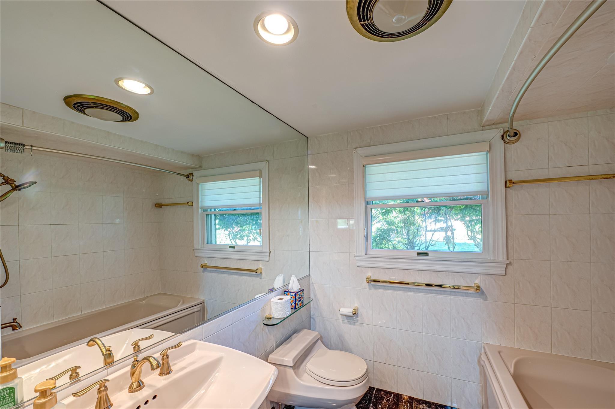 Single Family Melbury  Suffolk County, NY 11702, MLS-854874-15