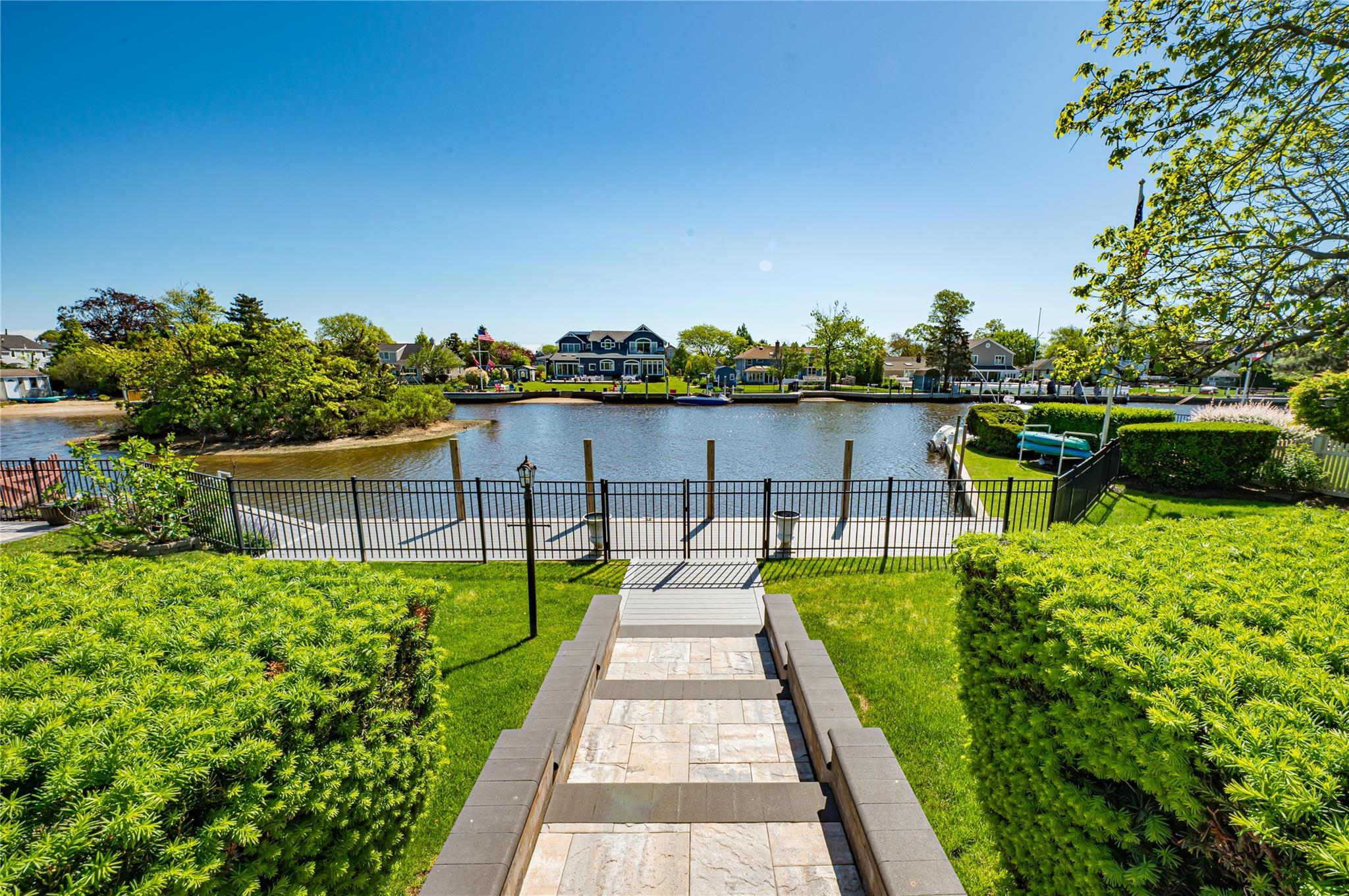 Single Family Melbury  Suffolk County, NY 11702, MLS-854874-31
