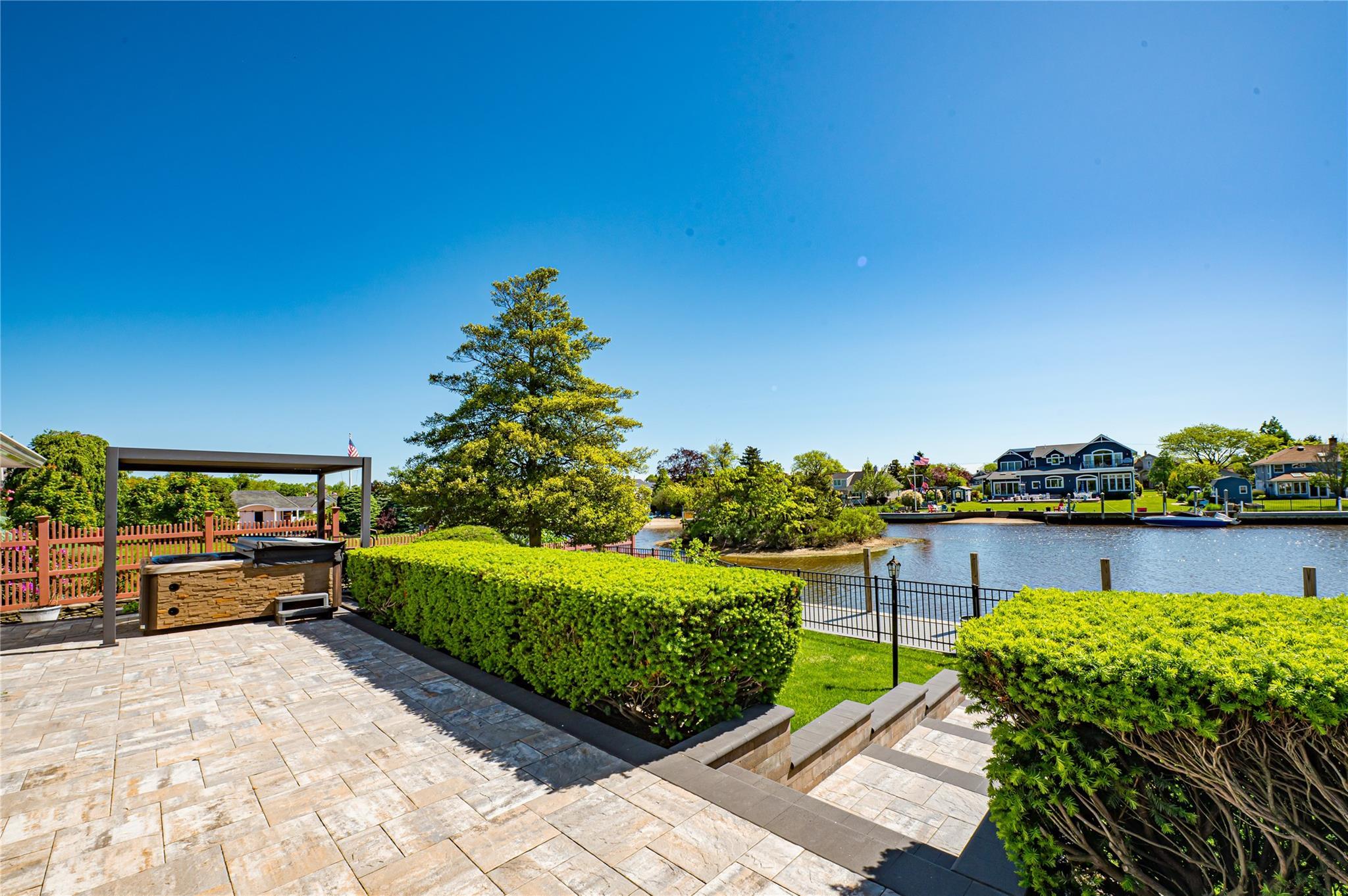 Single Family Melbury  Suffolk County, NY 11702, MLS-854874-32