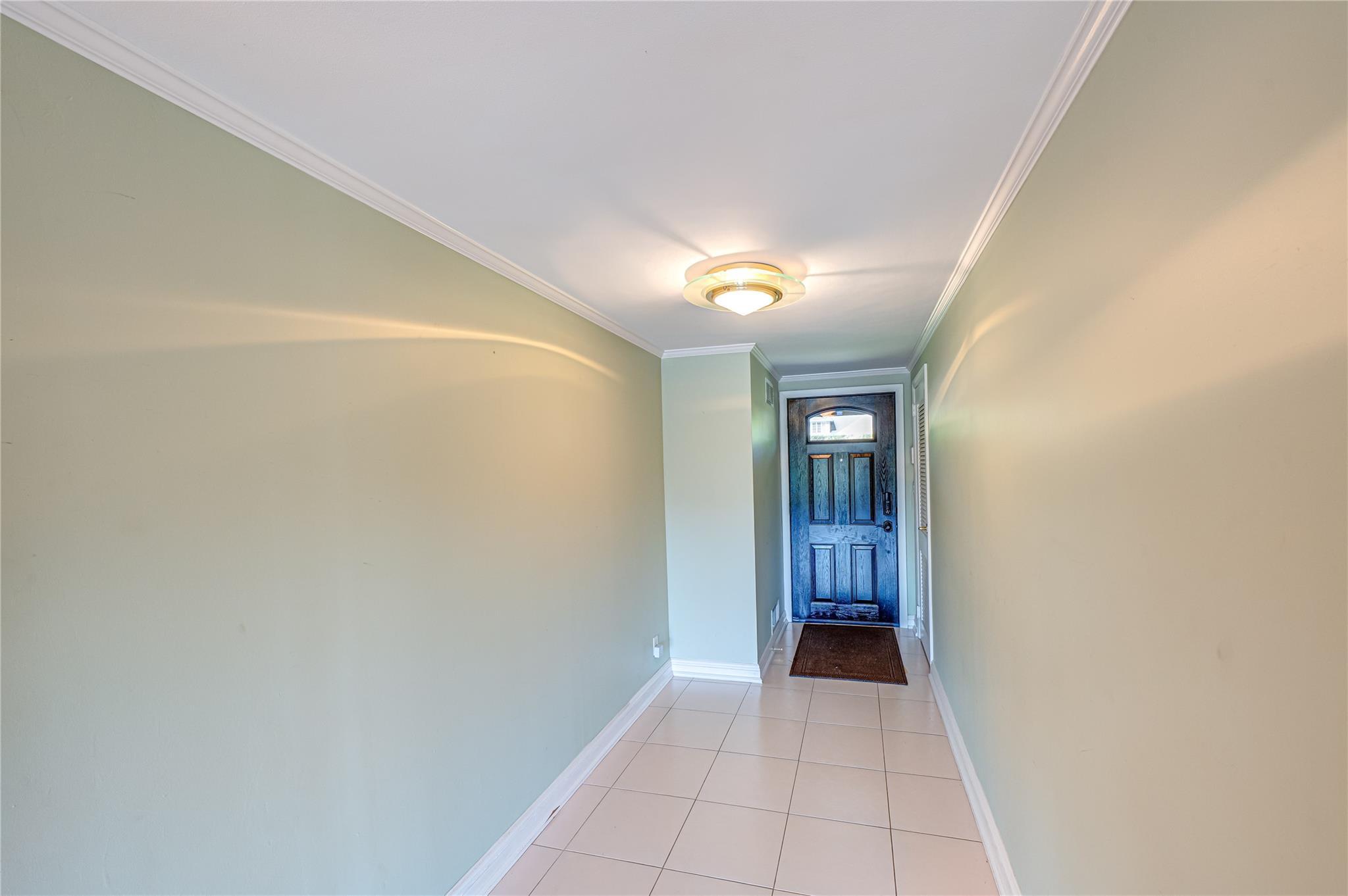 Single Family Melbury  Suffolk County, NY 11702, MLS-854874-6