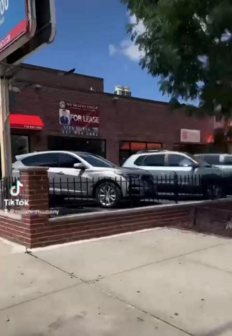 Commercial Lease Tremont  Bronx, NY 10465, MLS-854877-2