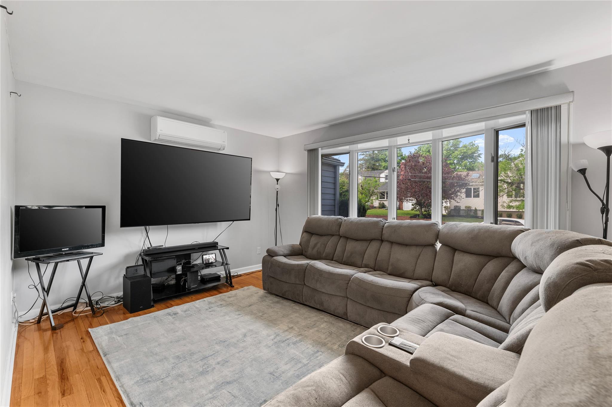 Single Family Lawrence  Nassau County, NY 11735, MLS-854879-2