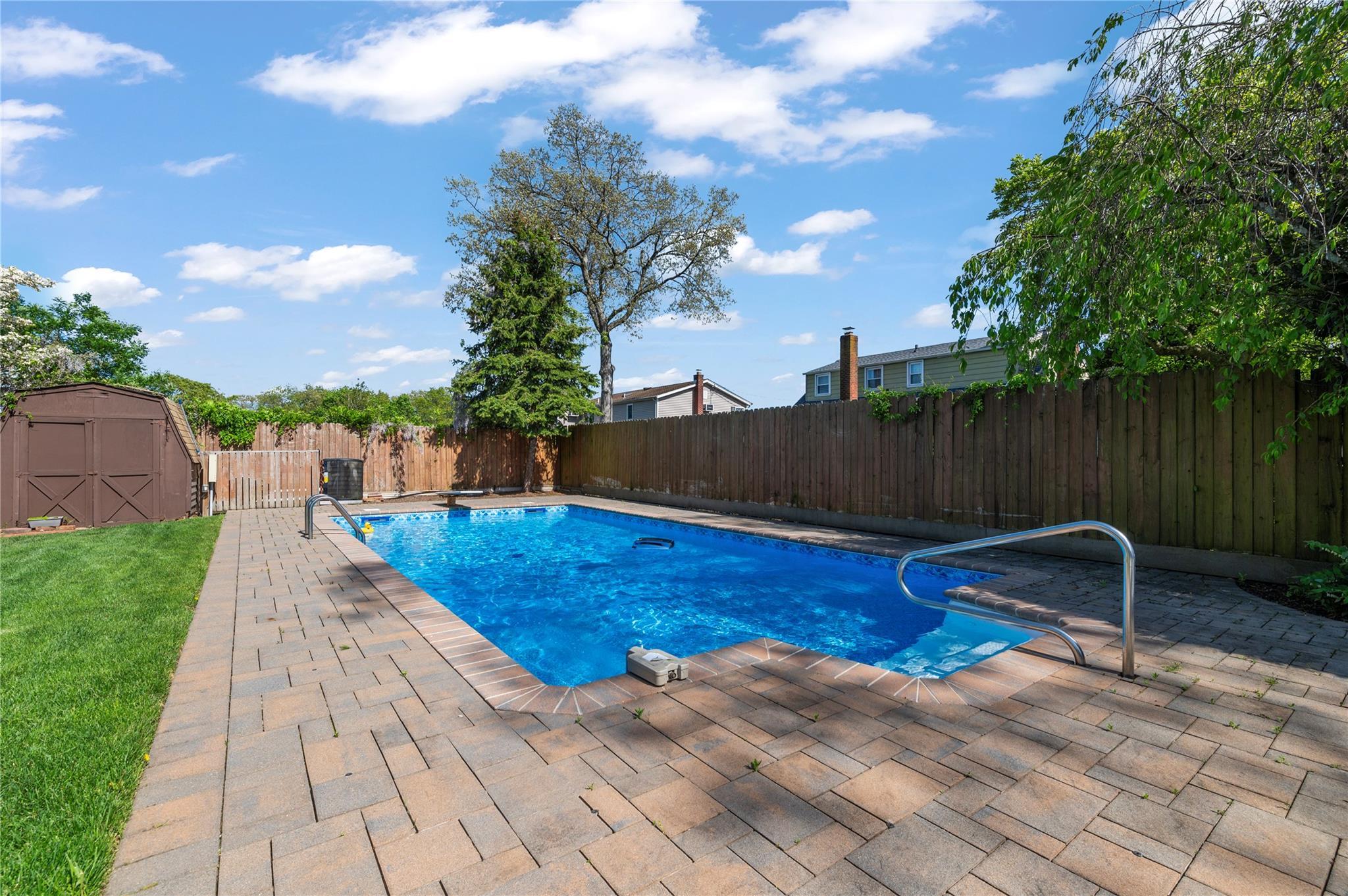 Single Family Lawrence  Nassau County, NY 11735, MLS-854879-21