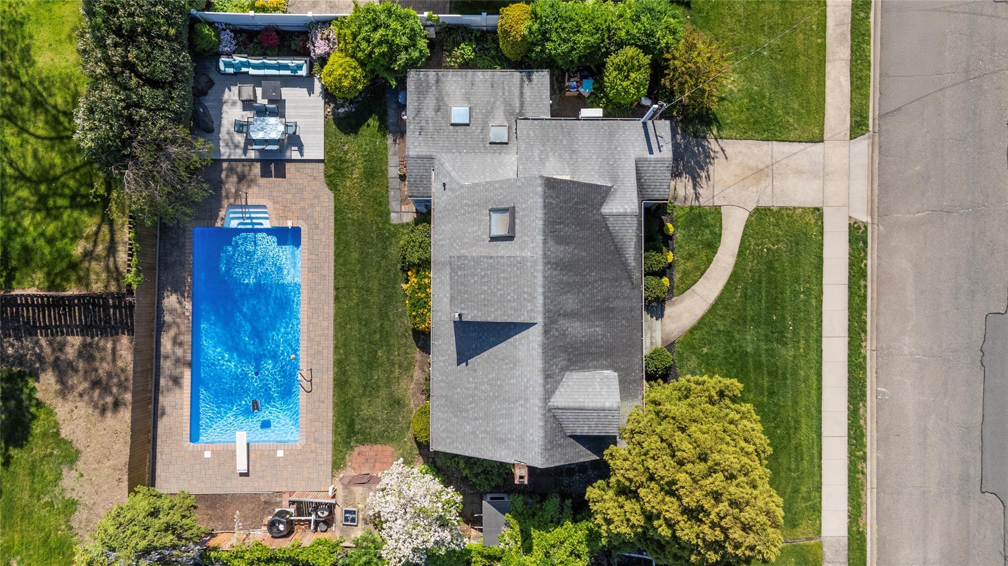 Single Family Lawrence  Nassau County, NY 11735, MLS-854879-26