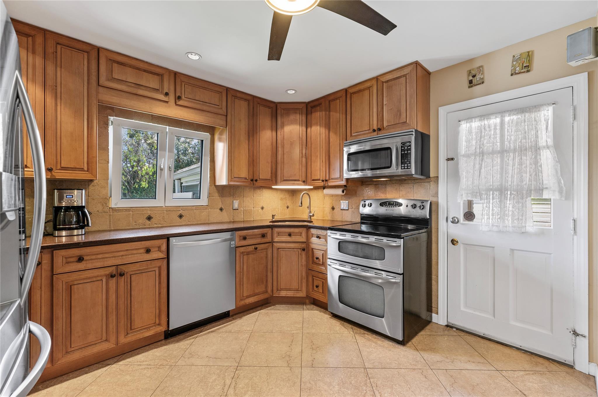 Single Family Lawrence  Nassau County, NY 11735, MLS-854879-5