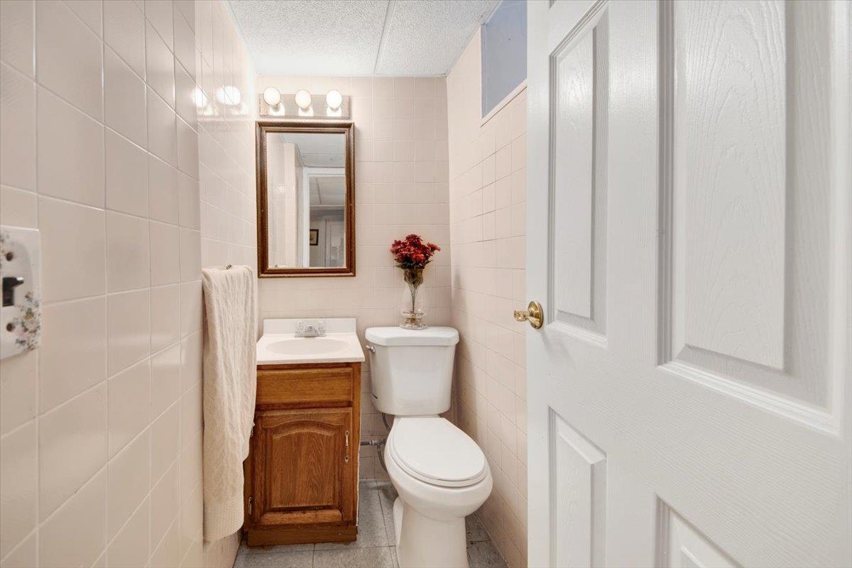 Single Family Westchester  Westchester County, NY 10707, MLS-854897-27