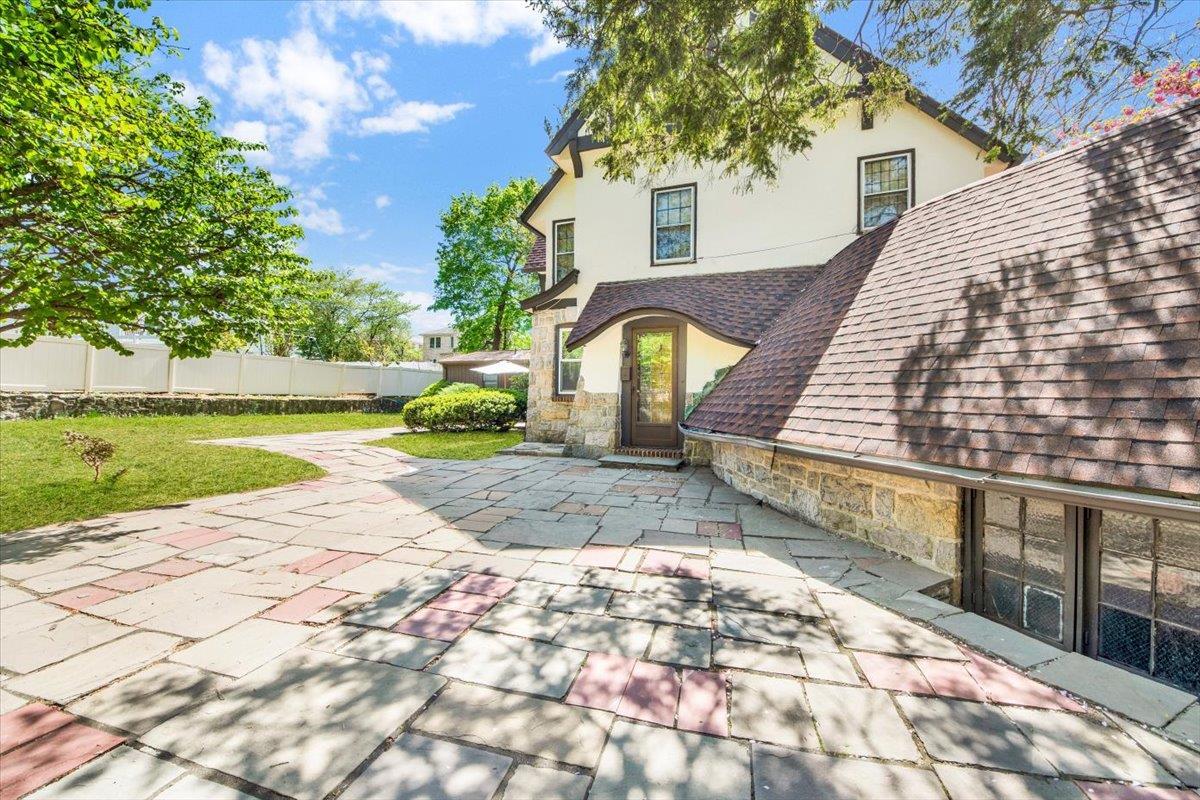 Single Family Westchester  Westchester County, NY 10707, MLS-854897-34