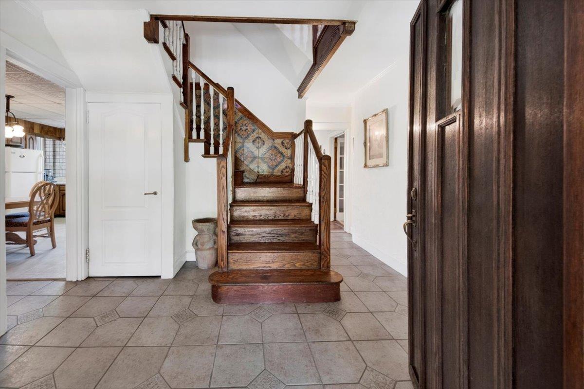 Single Family Westchester  Westchester County, NY 10707, MLS-854897-4