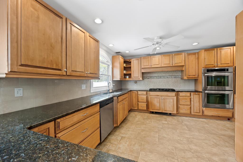 Single Family Ficus  Suffolk County, NY 11776, MLS-854901-27