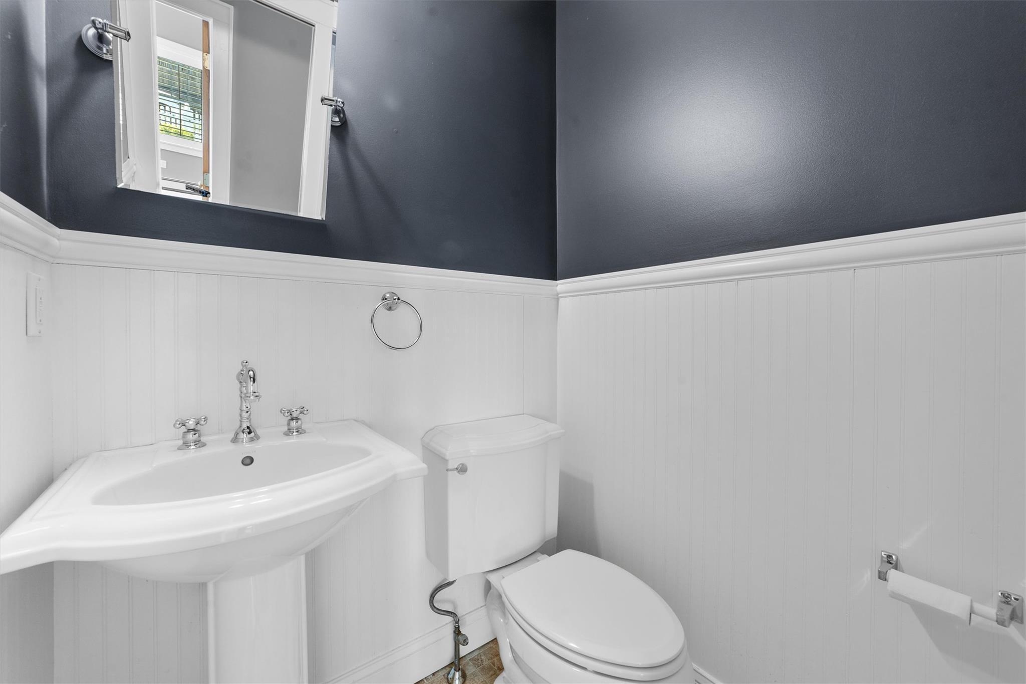 Single Family Elmore  Westchester County, NY 10520, MLS-854912-23