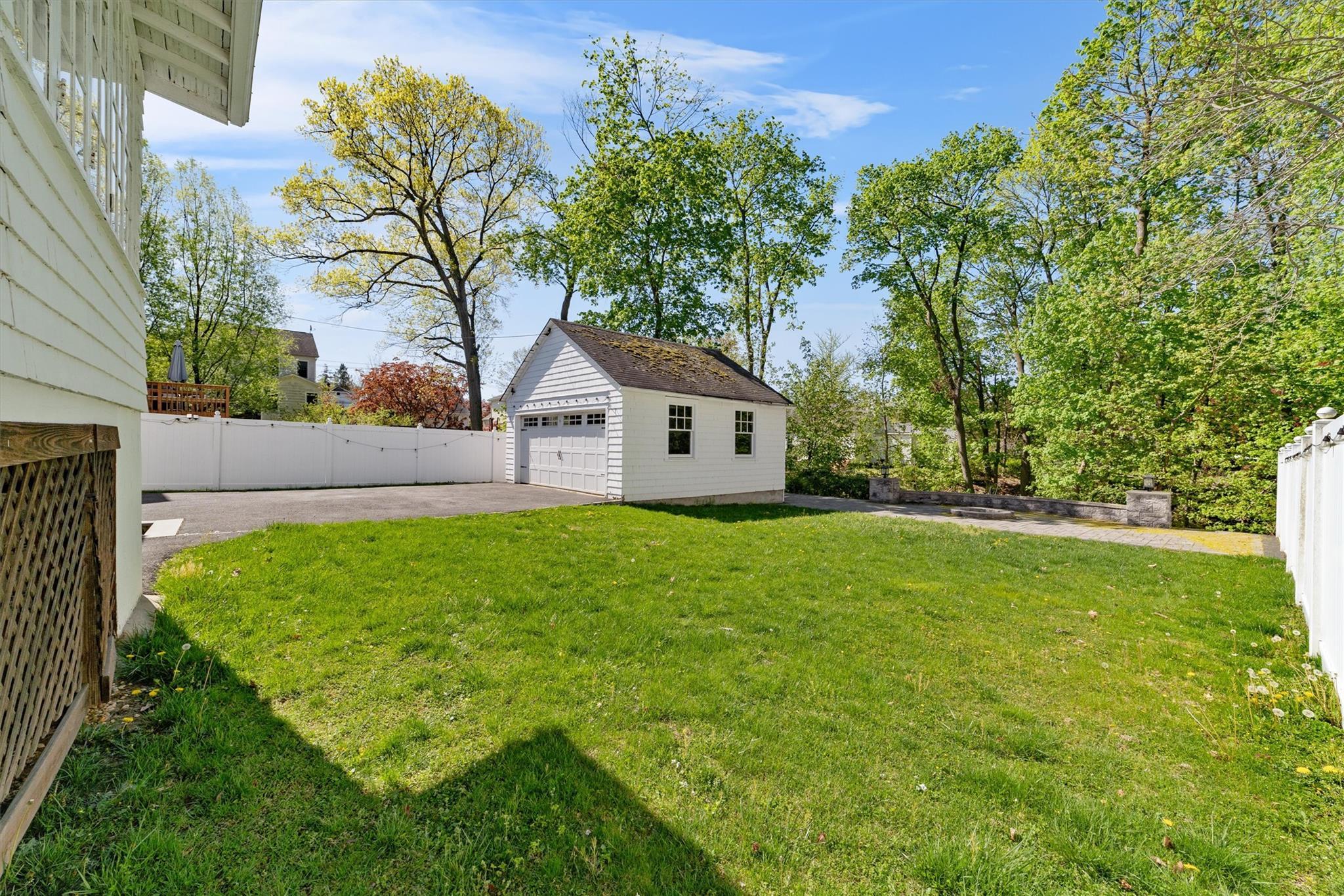 Single Family Elmore  Westchester County, NY 10520, MLS-854912-27