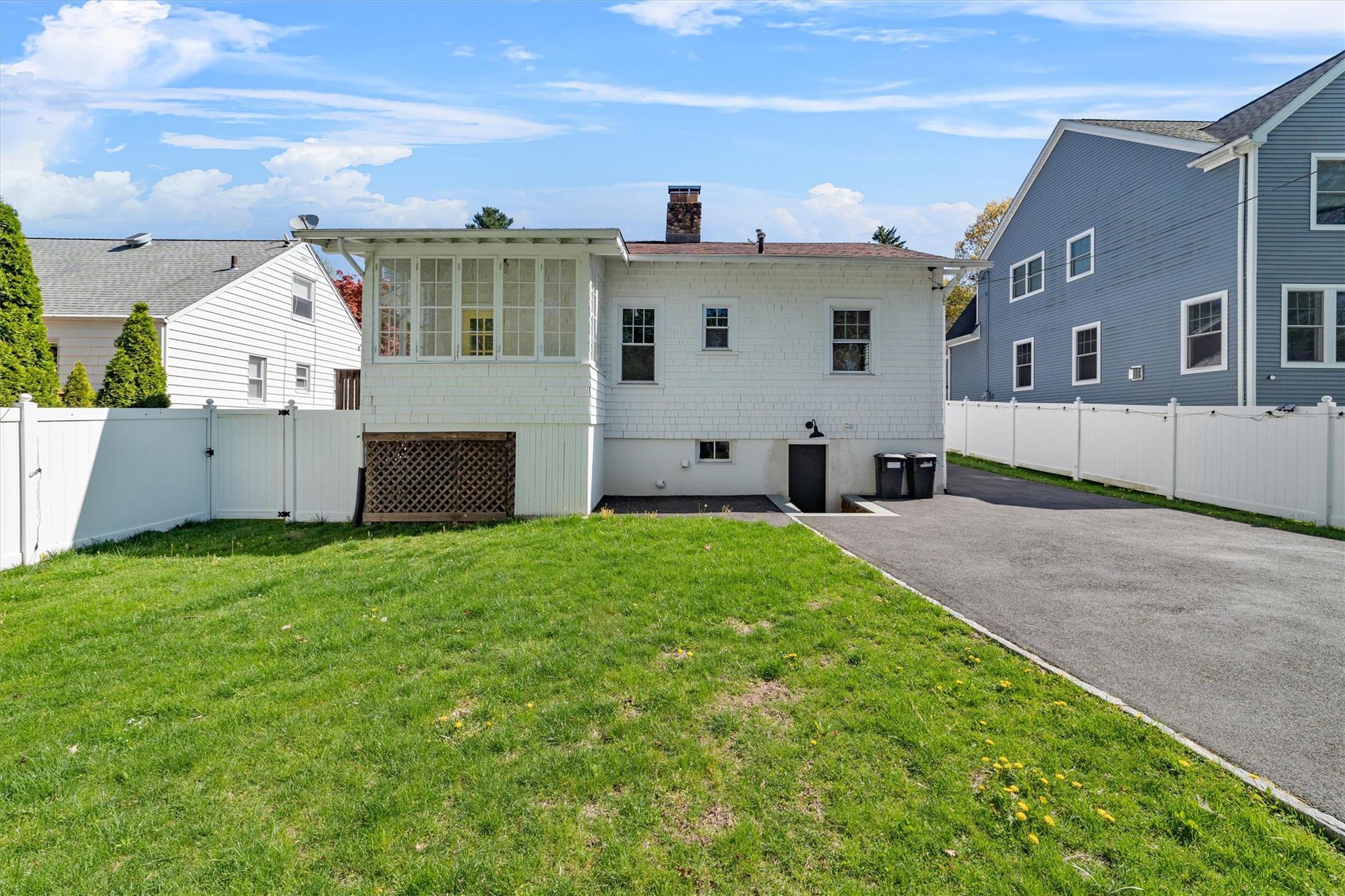 Single Family Elmore  Westchester County, NY 10520, MLS-854912-28