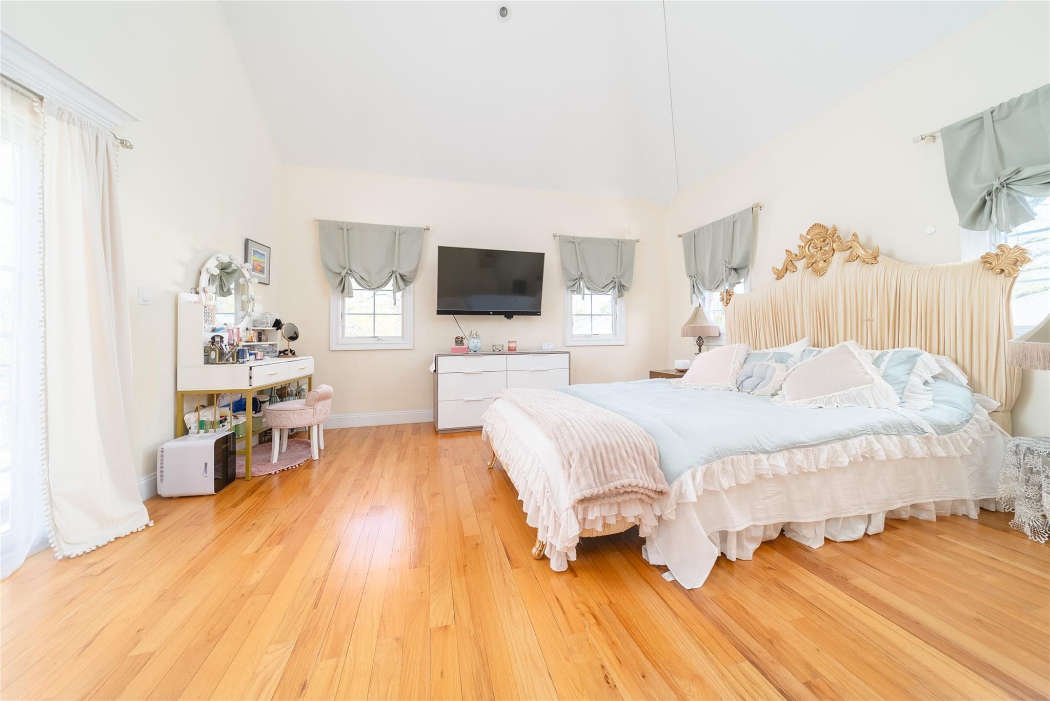 Single Family Commonwealth  Queens, NY 11362, MLS-854913-11