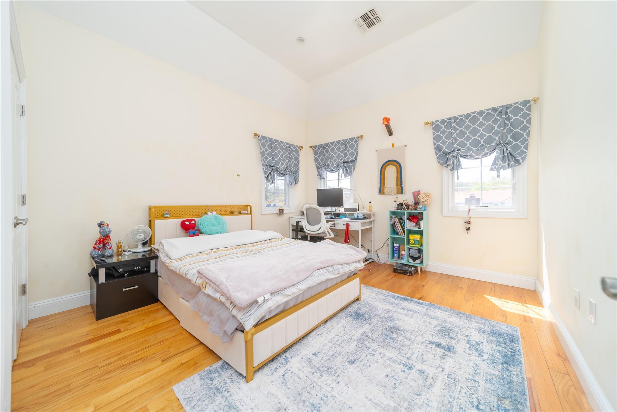 Single Family Commonwealth  Queens, NY 11362, MLS-854913-16