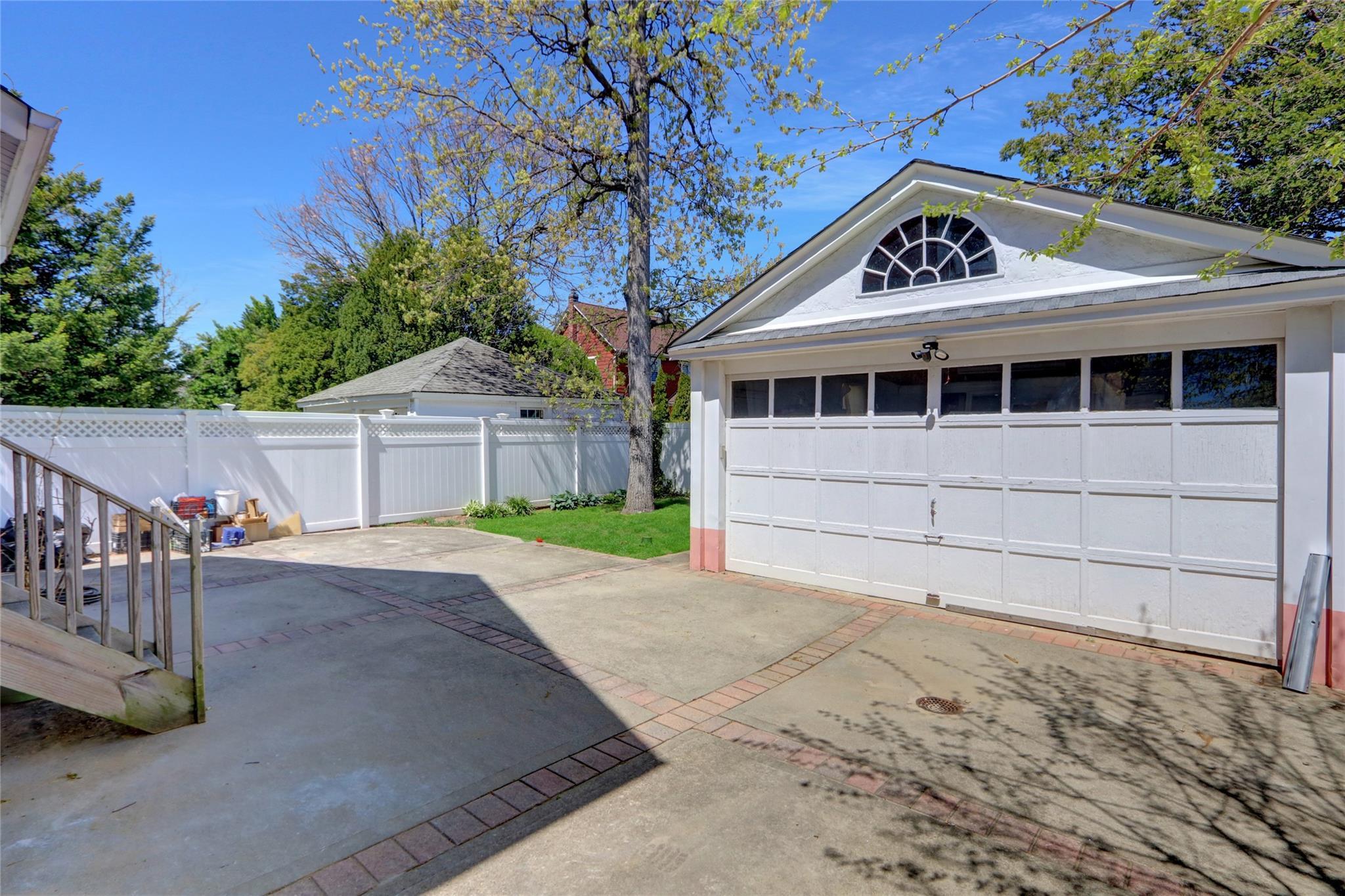 Single Family Beverly  Nassau County, NY 11580, MLS-854932-28