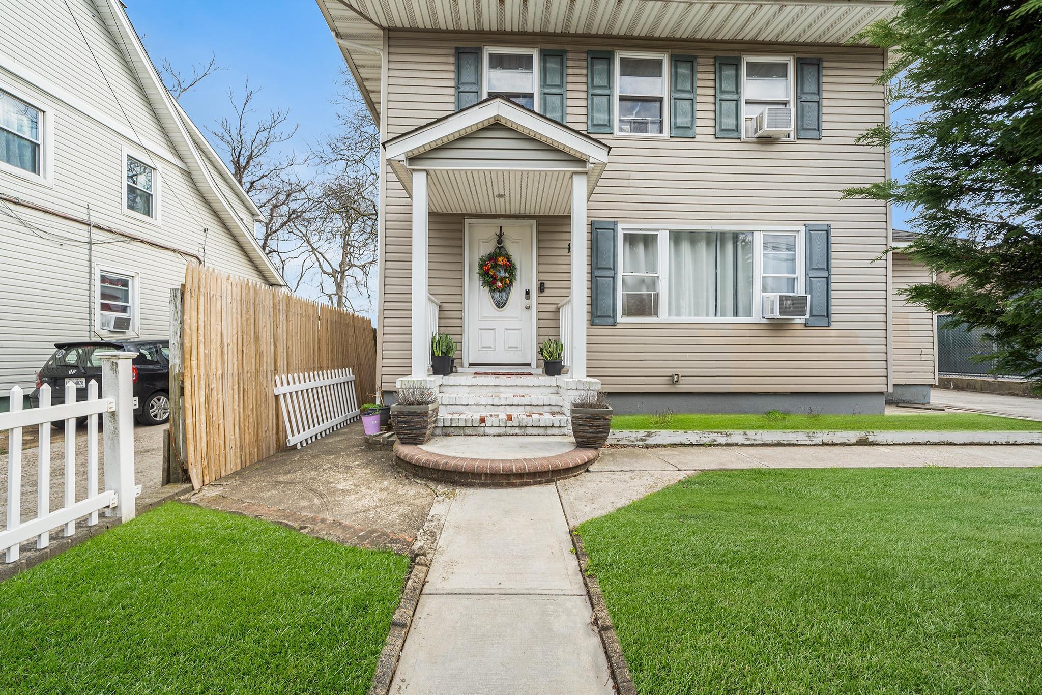 Single Family Seaman  Nassau County, NY 11520, MLS-854933-2