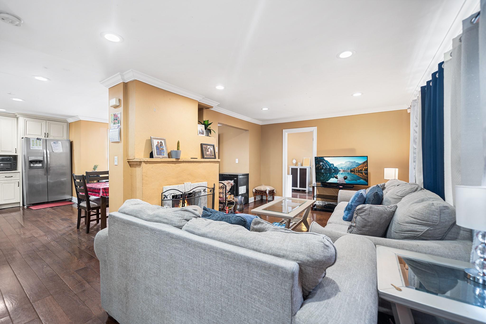 Single Family Seaman  Nassau County, NY 11520, MLS-854933-3