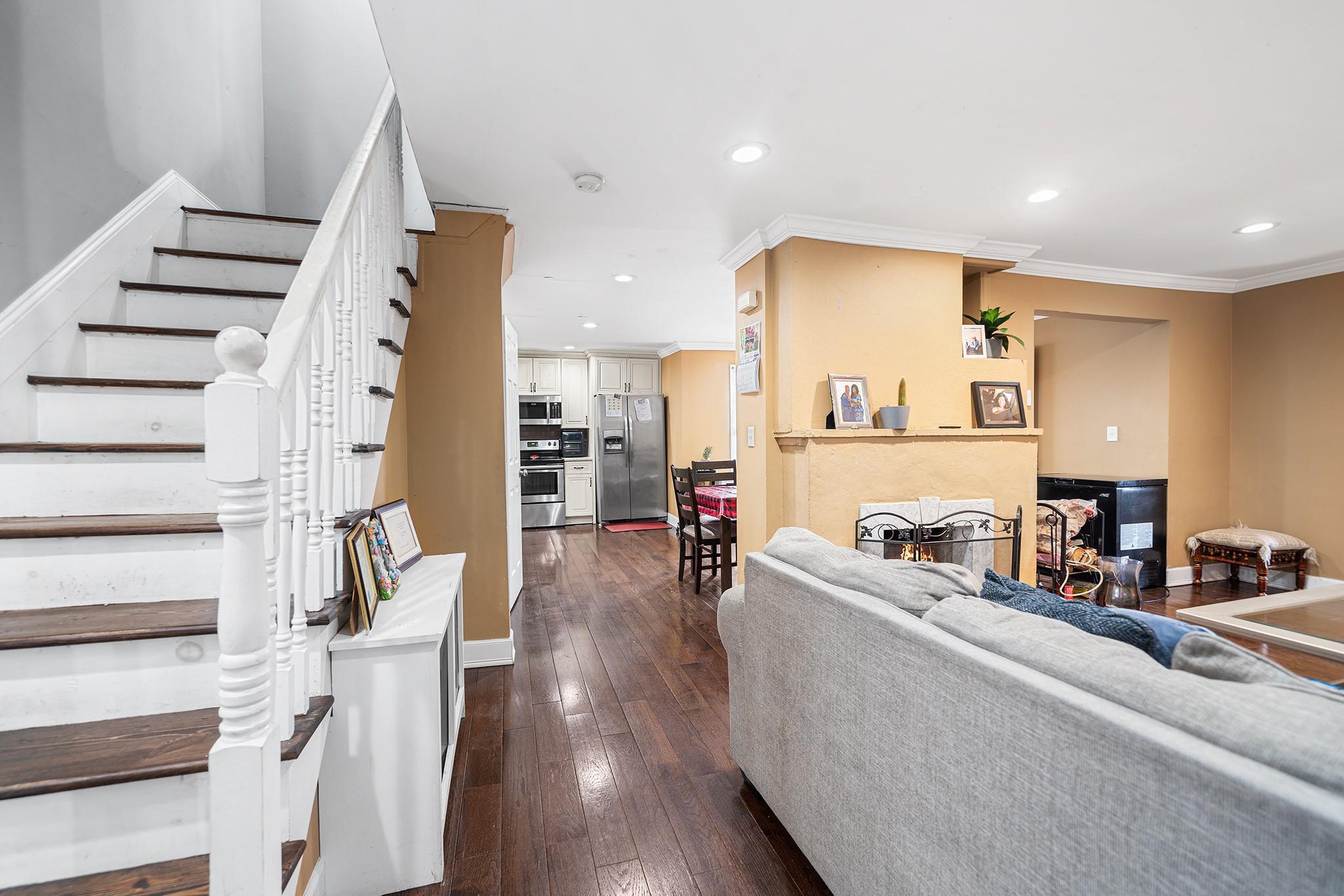 Single Family Seaman  Nassau County, NY 11520, MLS-854933-4