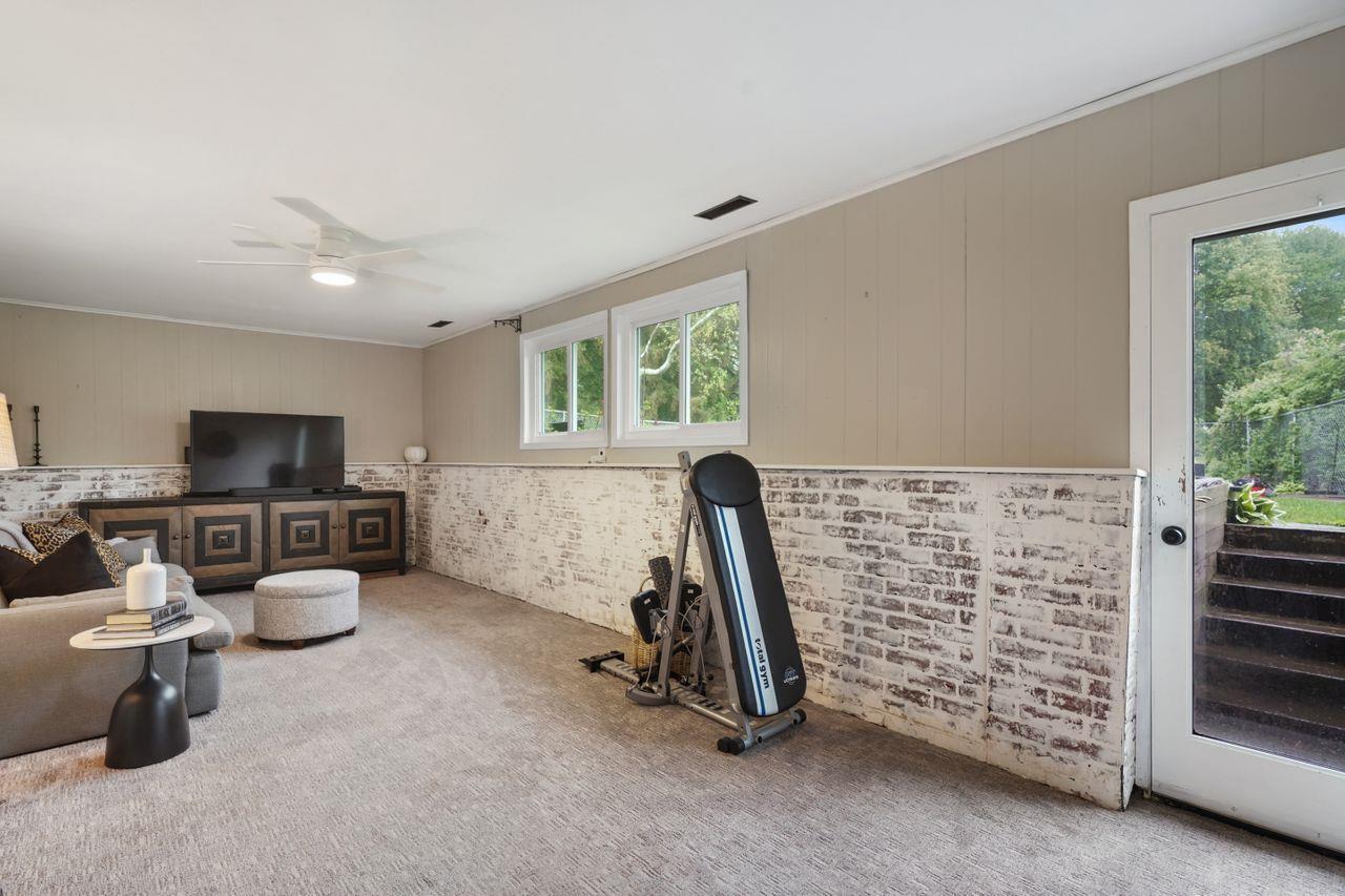 Single Family Hedge  Westchester County, NY 10598, MLS-854957-18
