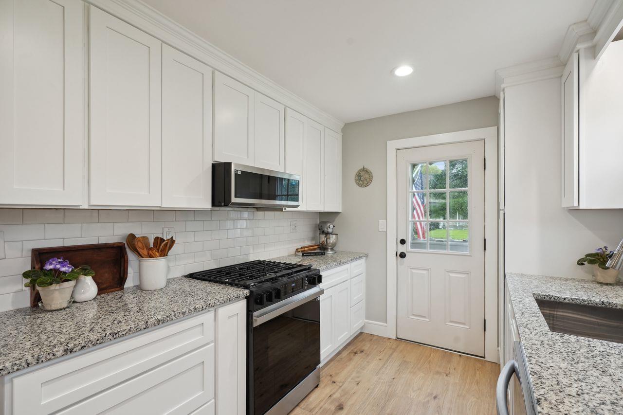 Single Family Hedge  Westchester County, NY 10598, MLS-854957-7