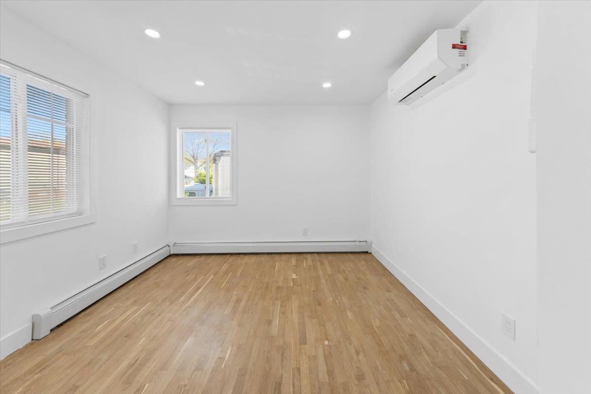Single Family Lansing Ave  Queens, NY 11413, MLS-854969-12