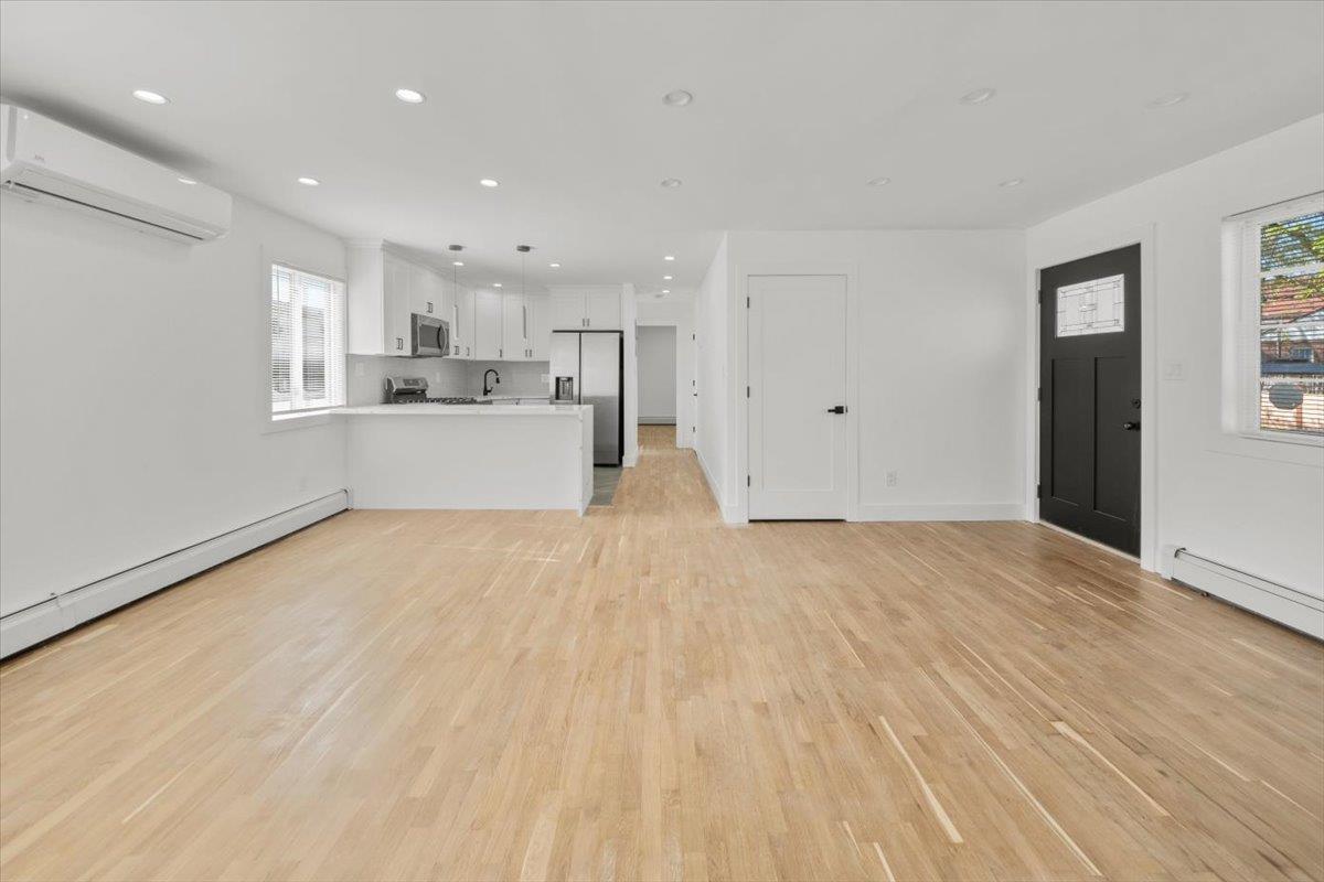 Single Family Lansing Ave  Queens, NY 11413, MLS-854969-16