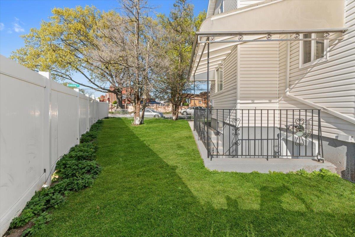 Single Family Lansing Ave  Queens, NY 11413, MLS-854969-27
