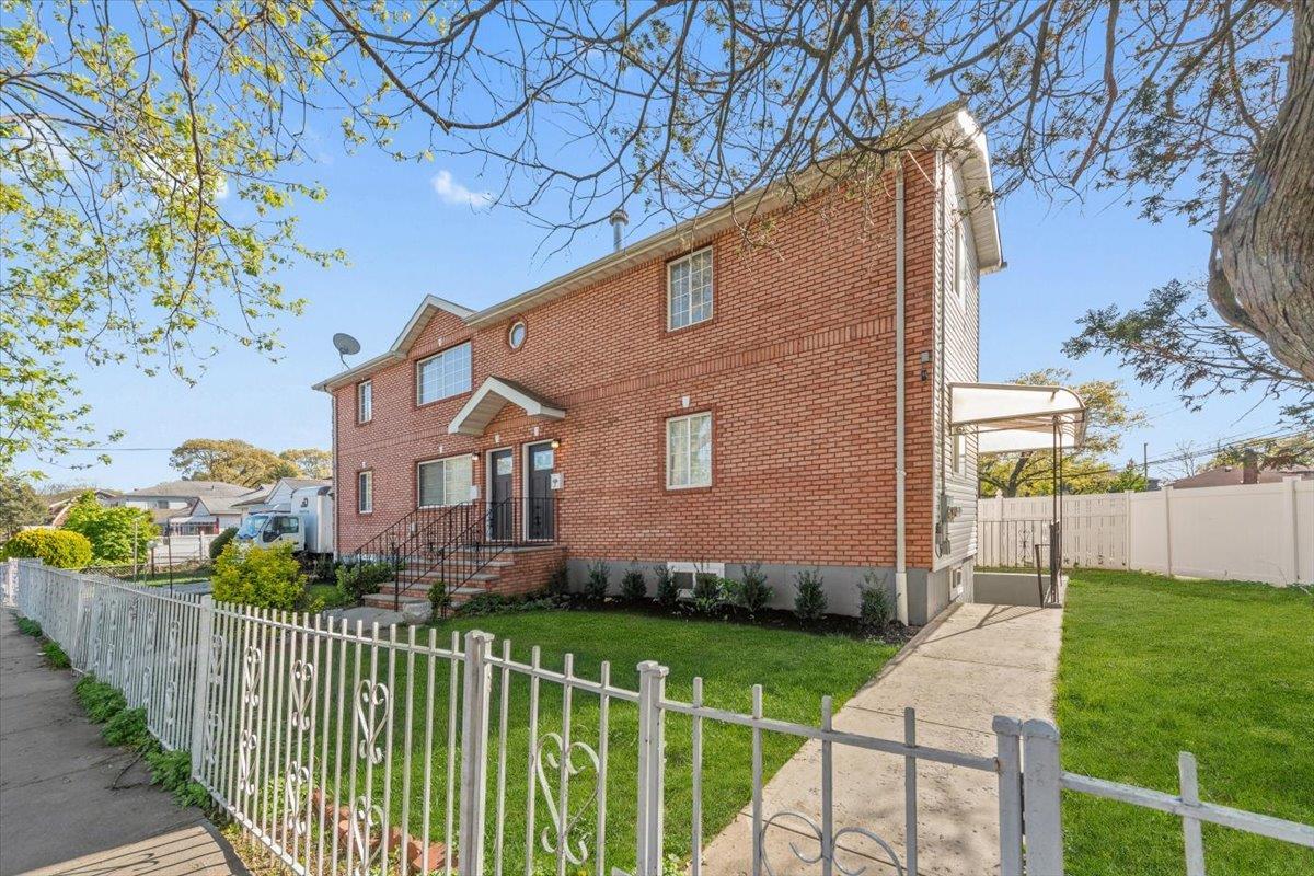 Single Family Lansing Ave  Queens, NY 11413, MLS-854969-3