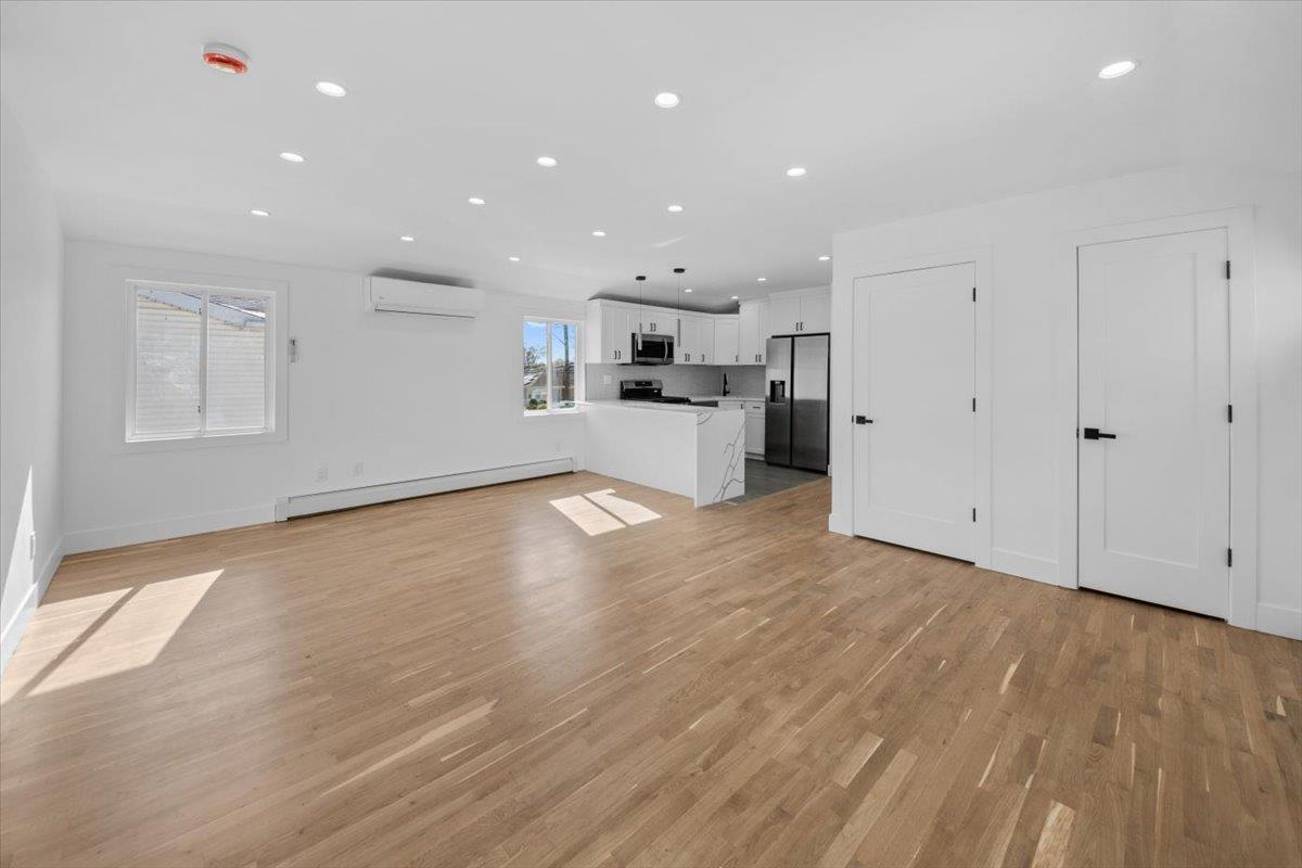 Single Family Lansing Ave  Queens, NY 11413, MLS-854969-6