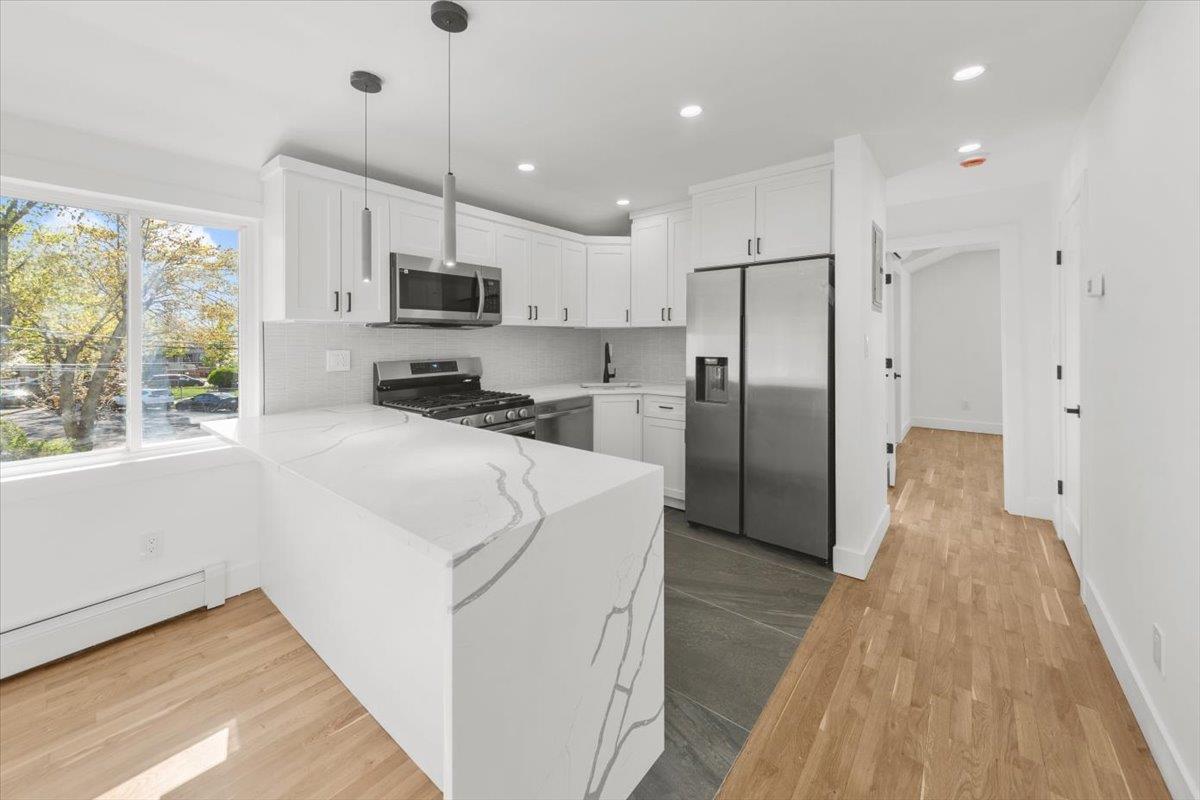Single Family Lansing Ave  Queens, NY 11413, MLS-854969-7