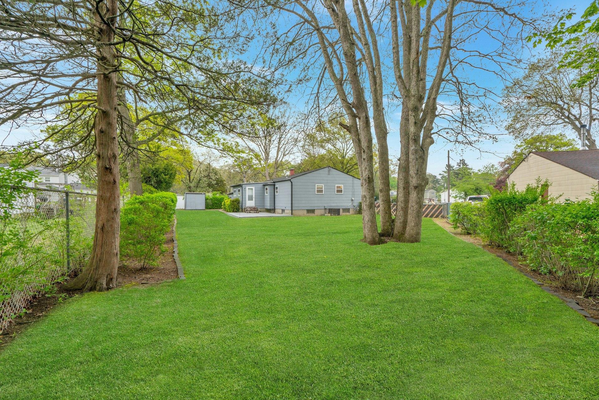 Single Family Glenn  Suffolk County, NY 11717, MLS-854994-23