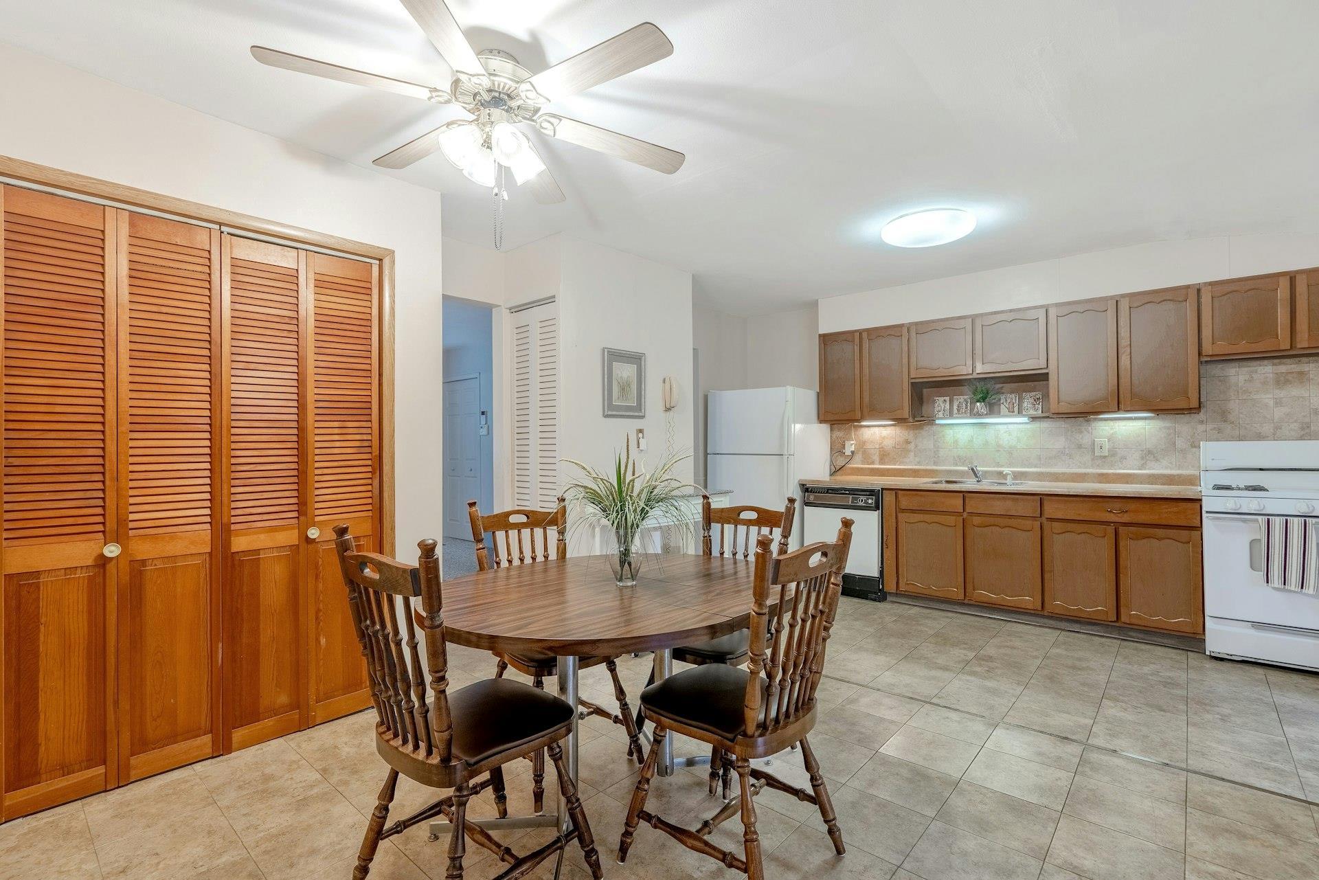 Single Family Glenn  Suffolk County, NY 11717, MLS-854994-6