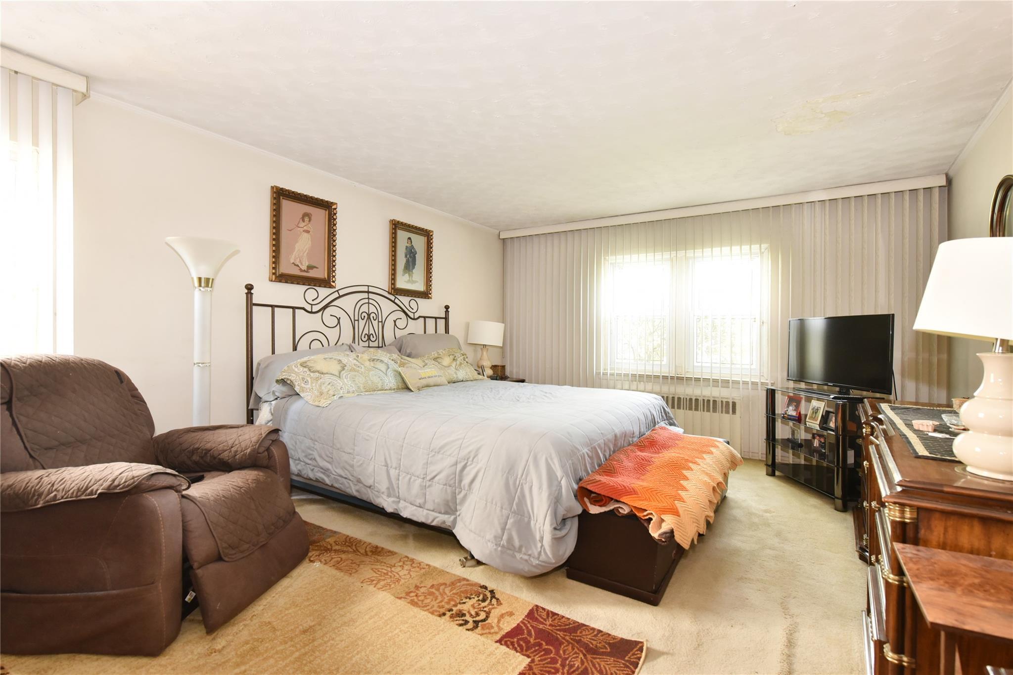 Single Family 215th  Queens, NY 11427, MLS-855009-10