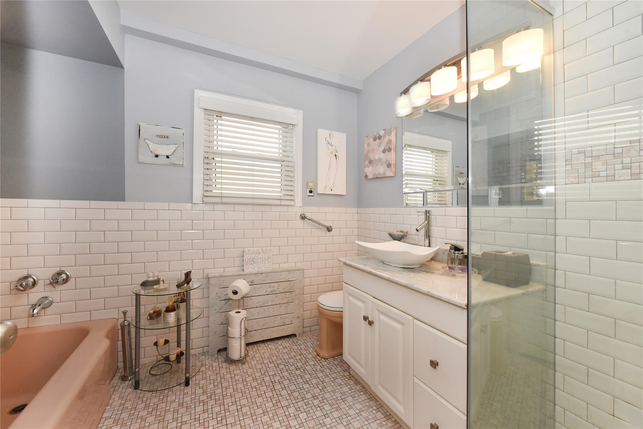 Single Family 215th  Queens, NY 11427, MLS-855009-11