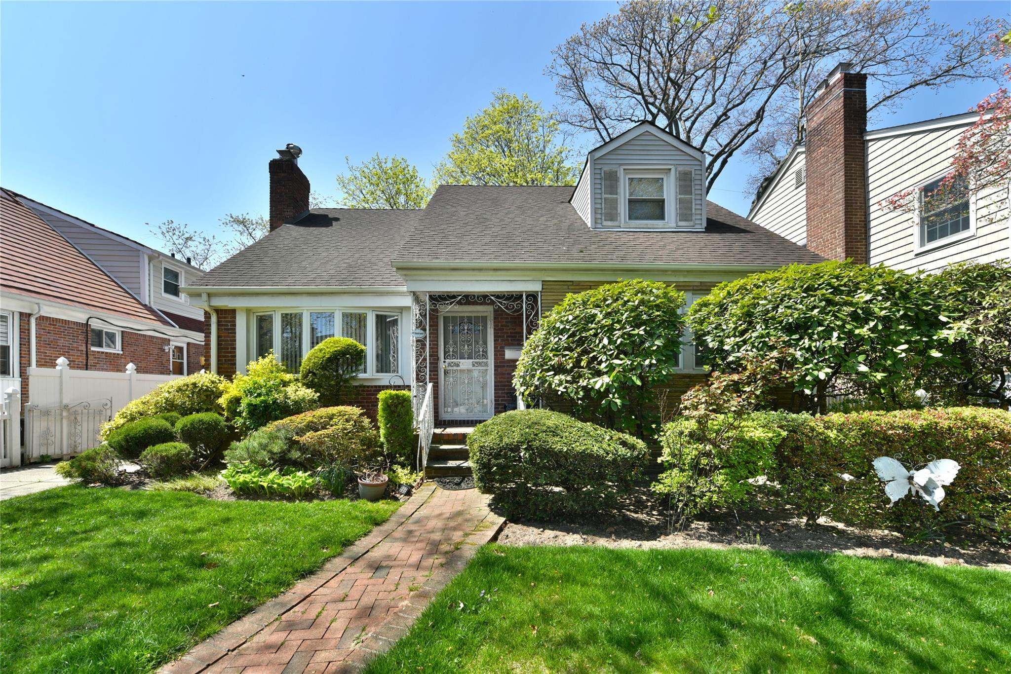 Single Family 215th  Queens, NY 11427, MLS-855009-2