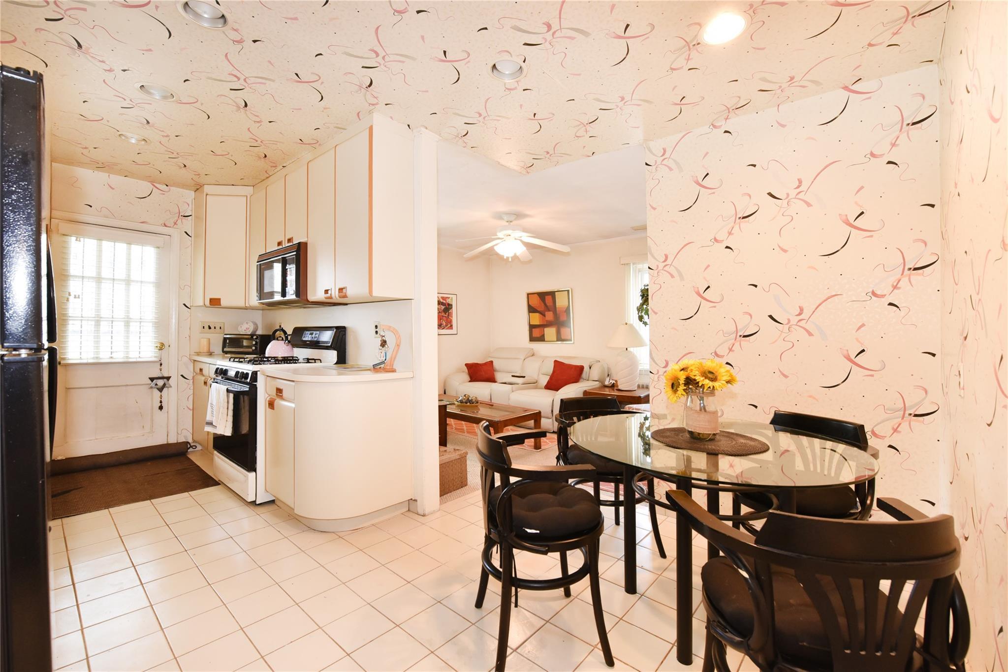 Single Family 215th  Queens, NY 11427, MLS-855009-8