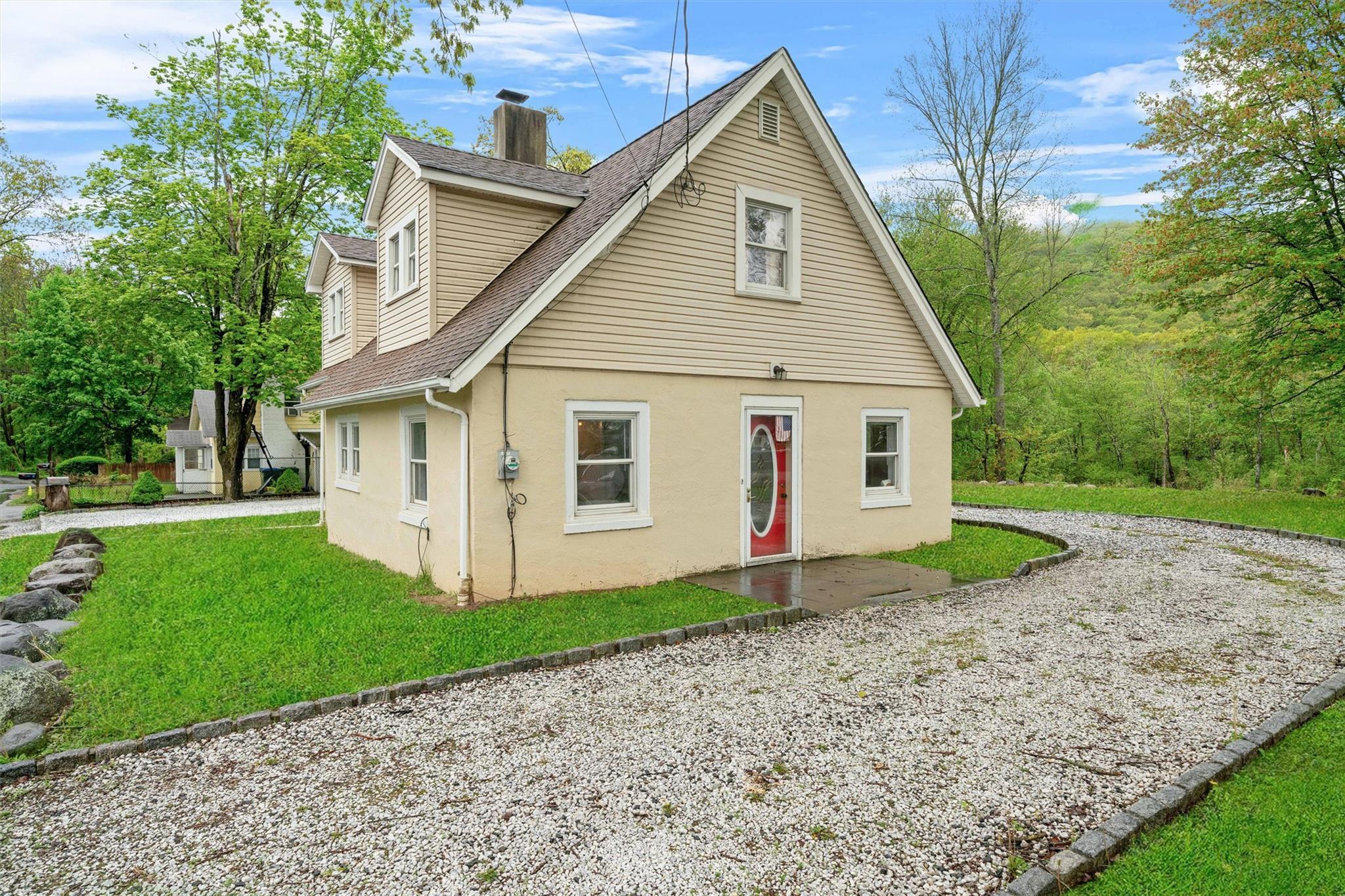 Single Family Random  Orange County, NY 10925, MLS-855030-2